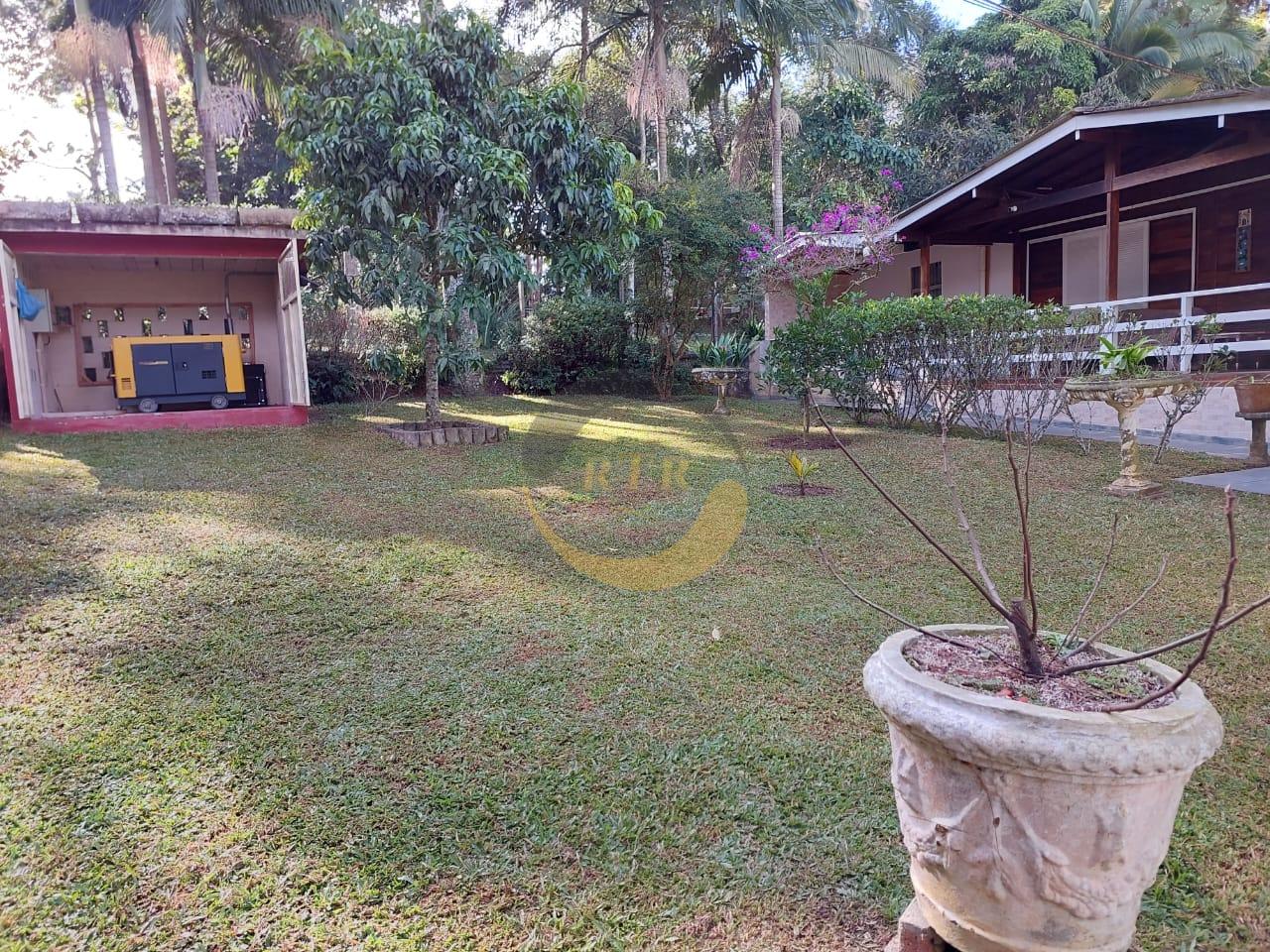Ch&aacute;cara 2.000m&sup2;, Condom&iacute;nio, Embu 3 su&iacute;tes, piscina, pomar, &Oacute;tima localiza&ccedil;&atilde;o f&aacute;cil acesso  Embu das Artes - 