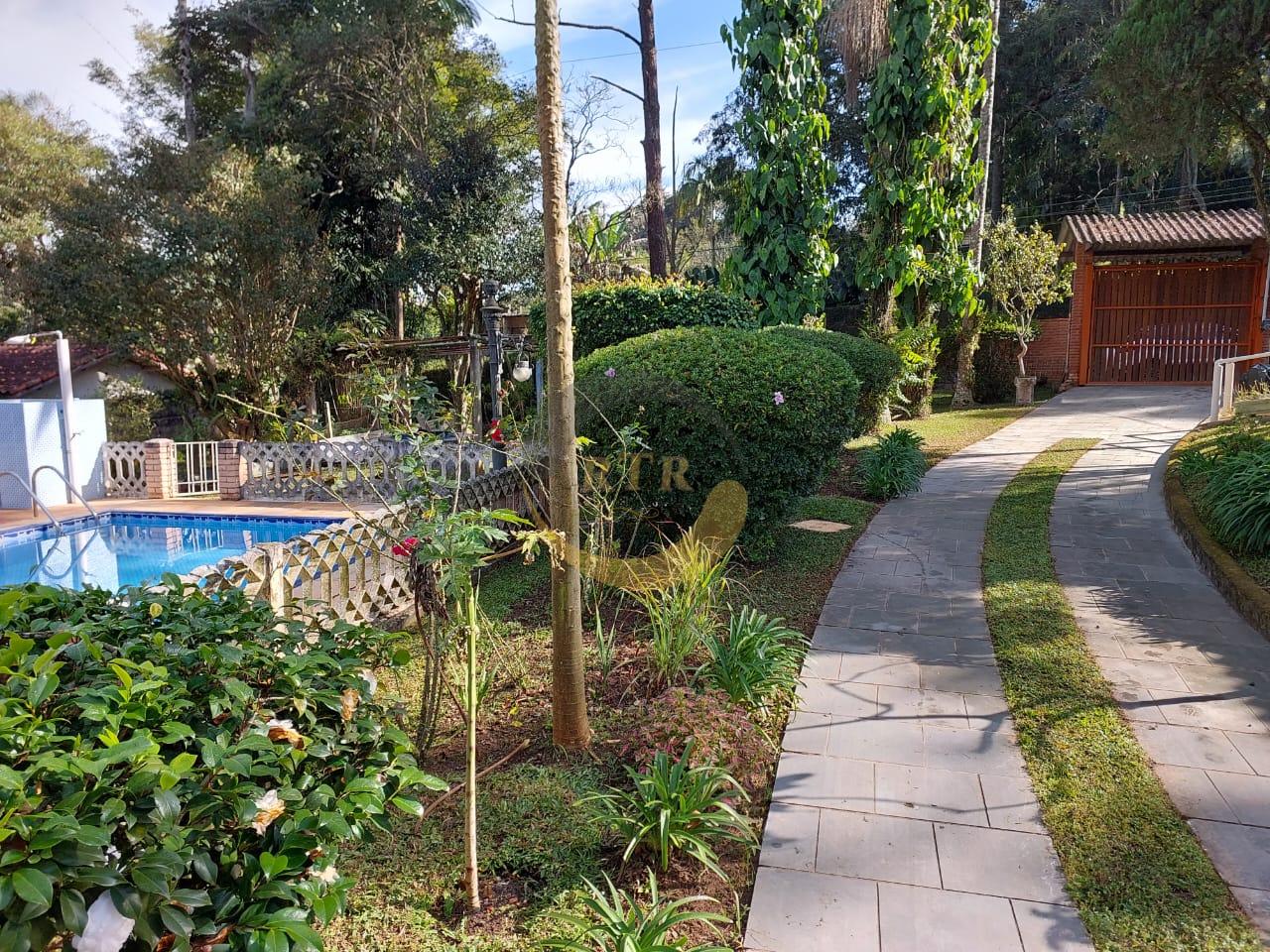 Ch&aacute;cara 2.000m&sup2;, Condom&iacute;nio, Embu 3 su&iacute;tes, piscina, pomar, &Oacute;tima localiza&ccedil;&atilde;o f&aacute;cil acesso  Embu das Artes - 