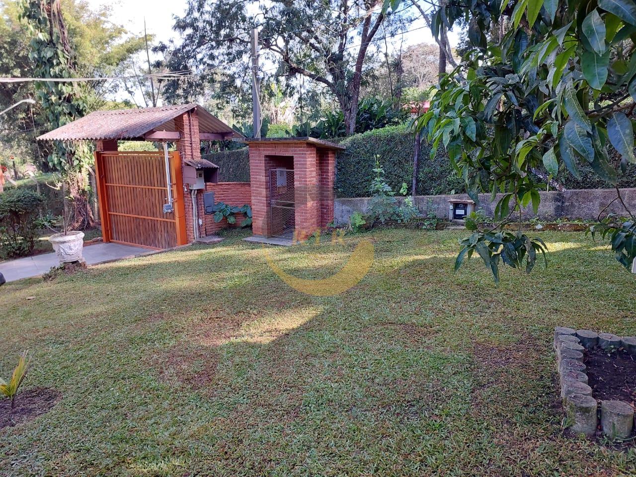 Ch&aacute;cara 2.000m&sup2;, Condom&iacute;nio, Embu 3 su&iacute;tes, piscina, pomar, &Oacute;tima localiza&ccedil;&atilde;o f&aacute;cil acesso  Embu das Artes - 