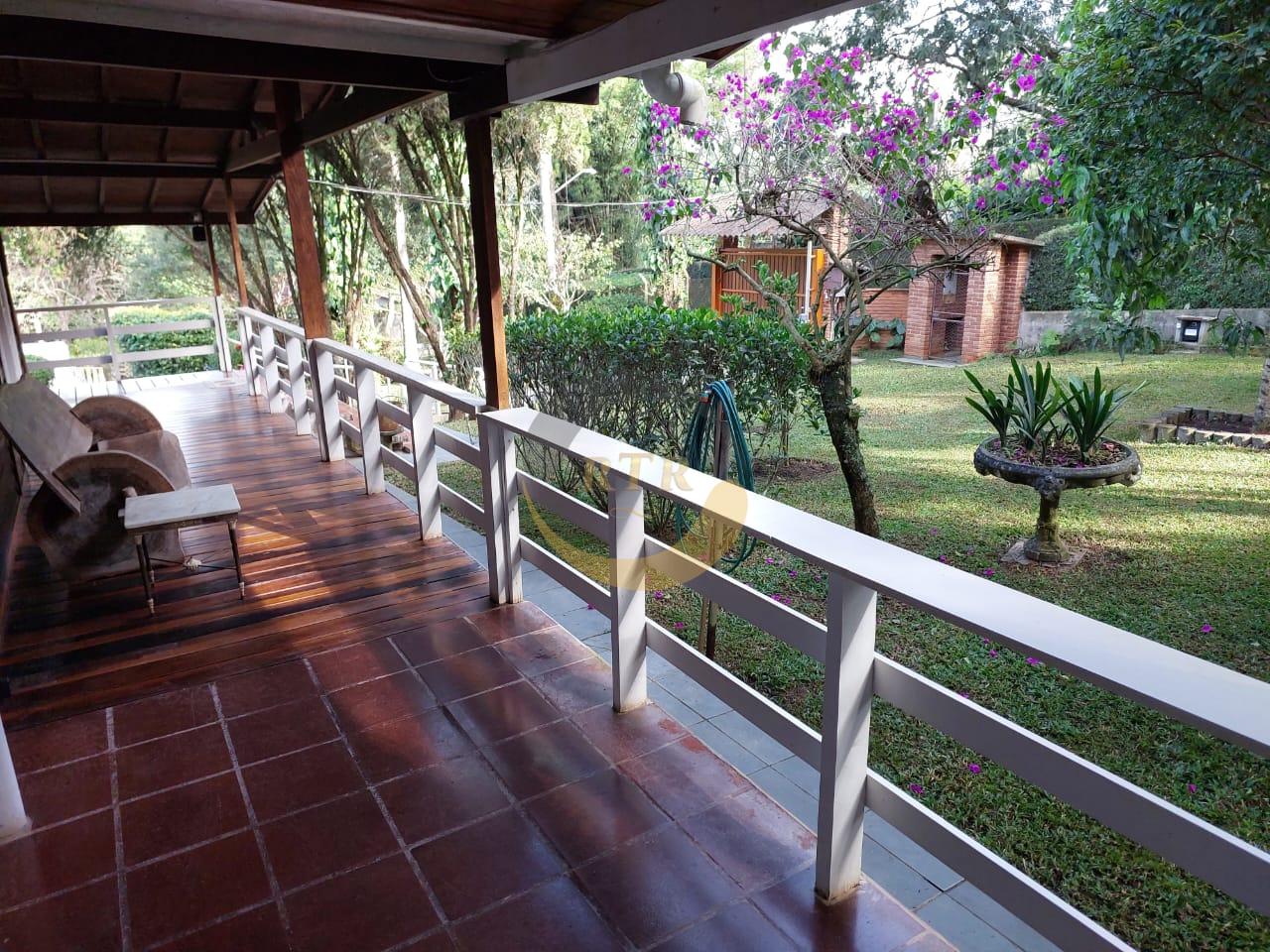 Ch&aacute;cara 2.000m&sup2;, Condom&iacute;nio, Embu 3 su&iacute;tes, piscina, pomar, &Oacute;tima localiza&ccedil;&atilde;o f&aacute;cil acesso  Embu das Artes - 