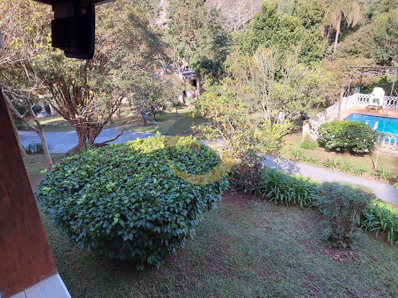 Ch&aacute;cara 2.000m&sup2;, Condom&iacute;nio, Embu 3 su&iacute;tes, piscina, pomar, &Oacute;tima localiza&ccedil;&atilde;o f&aacute;cil acesso  Embu das Artes - 