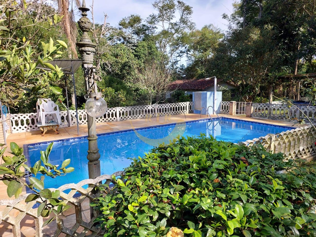 Ch&aacute;cara 2.000m&sup2;, Condom&iacute;nio, Embu 3 su&iacute;tes, piscina, pomar, &Oacute;tima localiza&ccedil;&atilde;o f&aacute;cil acesso  Embu das Artes - 