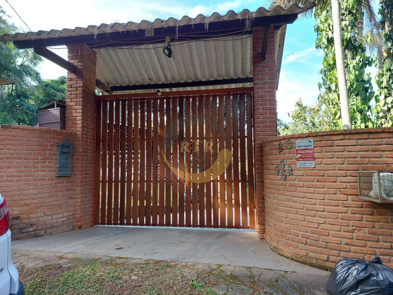 Ch&aacute;cara 2.000m&sup2;, Condom&iacute;nio, Embu 3 su&iacute;tes, piscina, pomar, &Oacute;tima localiza&ccedil;&atilde;o f&aacute;cil acesso  Embu das Artes - 