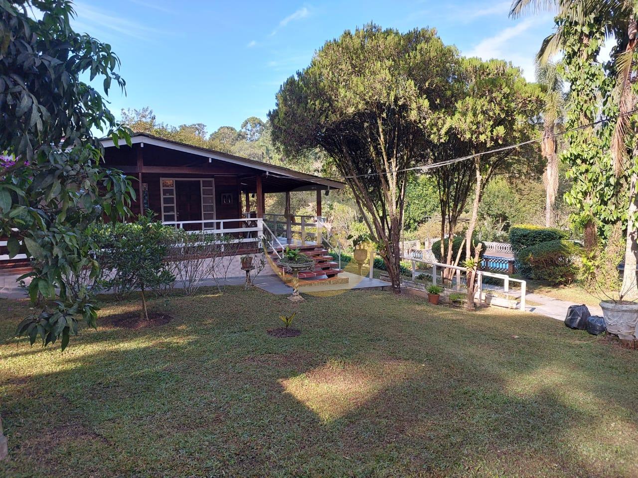 Ch&aacute;cara 2.000m&sup2;, Condom&iacute;nio, Embu 3 su&iacute;tes, piscina, pomar, &Oacute;tima localiza&ccedil;&atilde;o f&aacute;cil acesso  Embu das Artes - 
