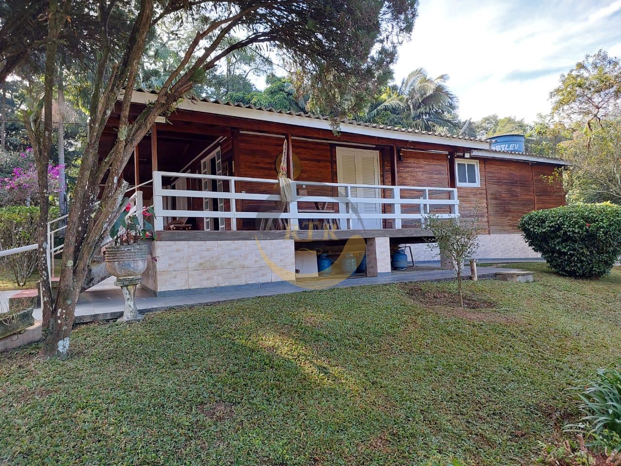 Ch&aacute;cara 2.000m&sup2;, Condom&iacute;nio, Embu 3 su&iacute;tes, piscina, pomar, &Oacute;tima localiza&ccedil;&atilde;o f&aacute;cil acesso  Embu das Artes - 