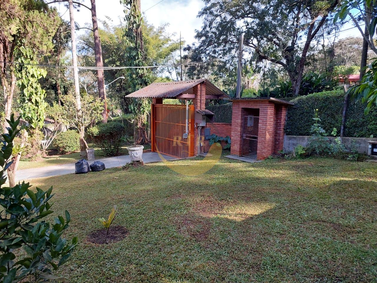 Ch&aacute;cara 2.000m&sup2;, Condom&iacute;nio, Embu 3 su&iacute;tes, piscina, pomar, &Oacute;tima localiza&ccedil;&atilde;o f&aacute;cil acesso  Embu das Artes - 