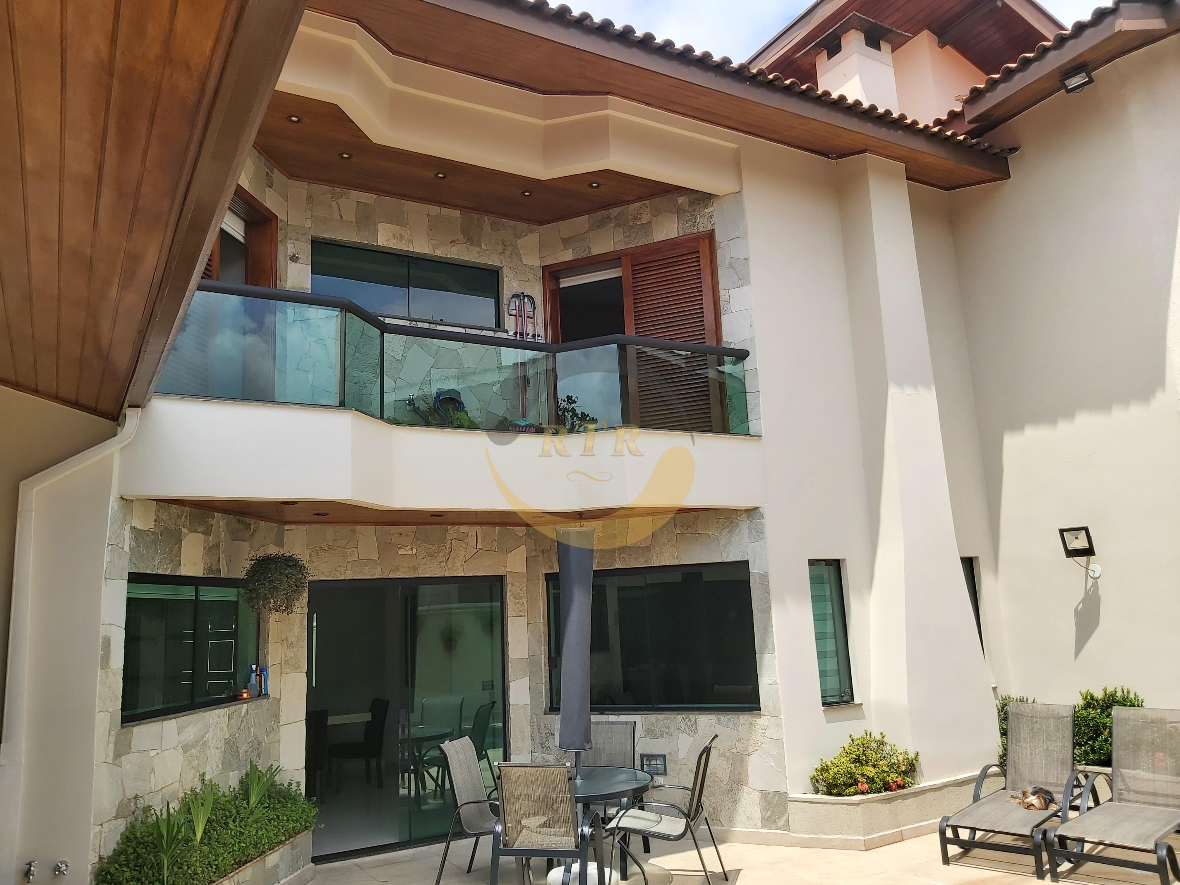 S&atilde;o Roque Nobre, Sobrado Alto Padr&atilde;o 340m&sup2;, 3 Su&iacute;tes, Piscina, Aquecimento Solar  São Roque - 