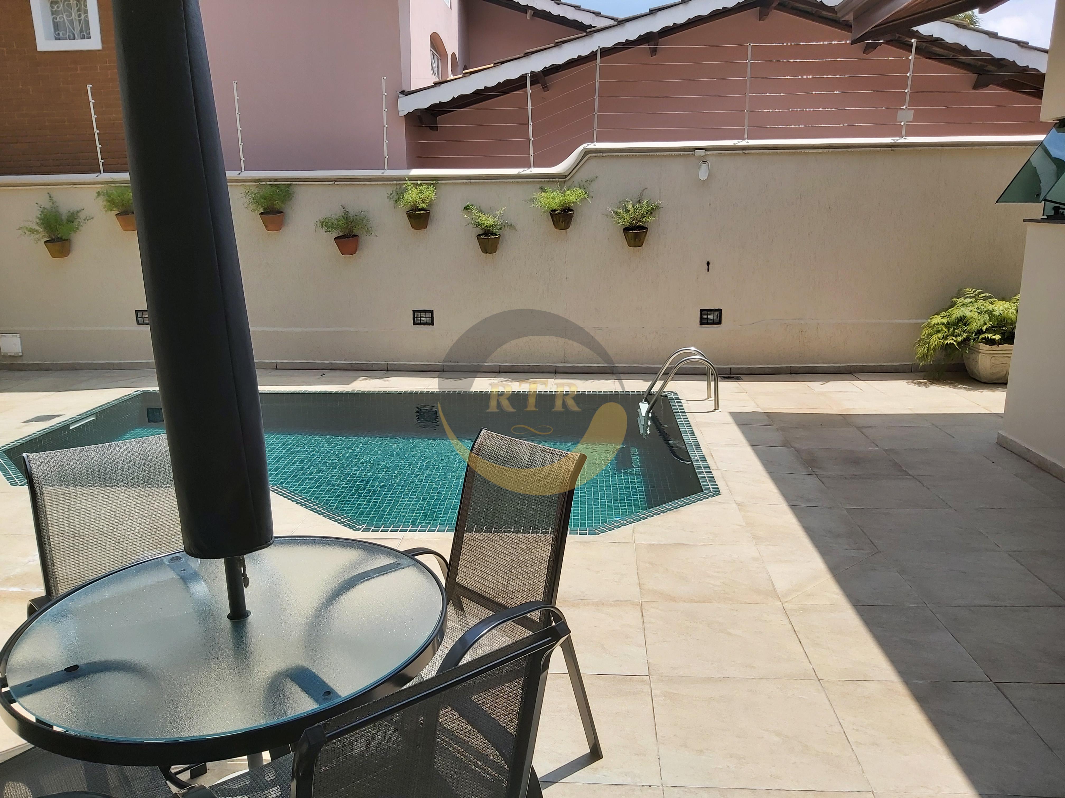 S&atilde;o Roque Nobre, Sobrado Alto Padr&atilde;o 340m&sup2;, 3 Su&iacute;tes, Piscina, Aquecimento Solar  São Roque - 