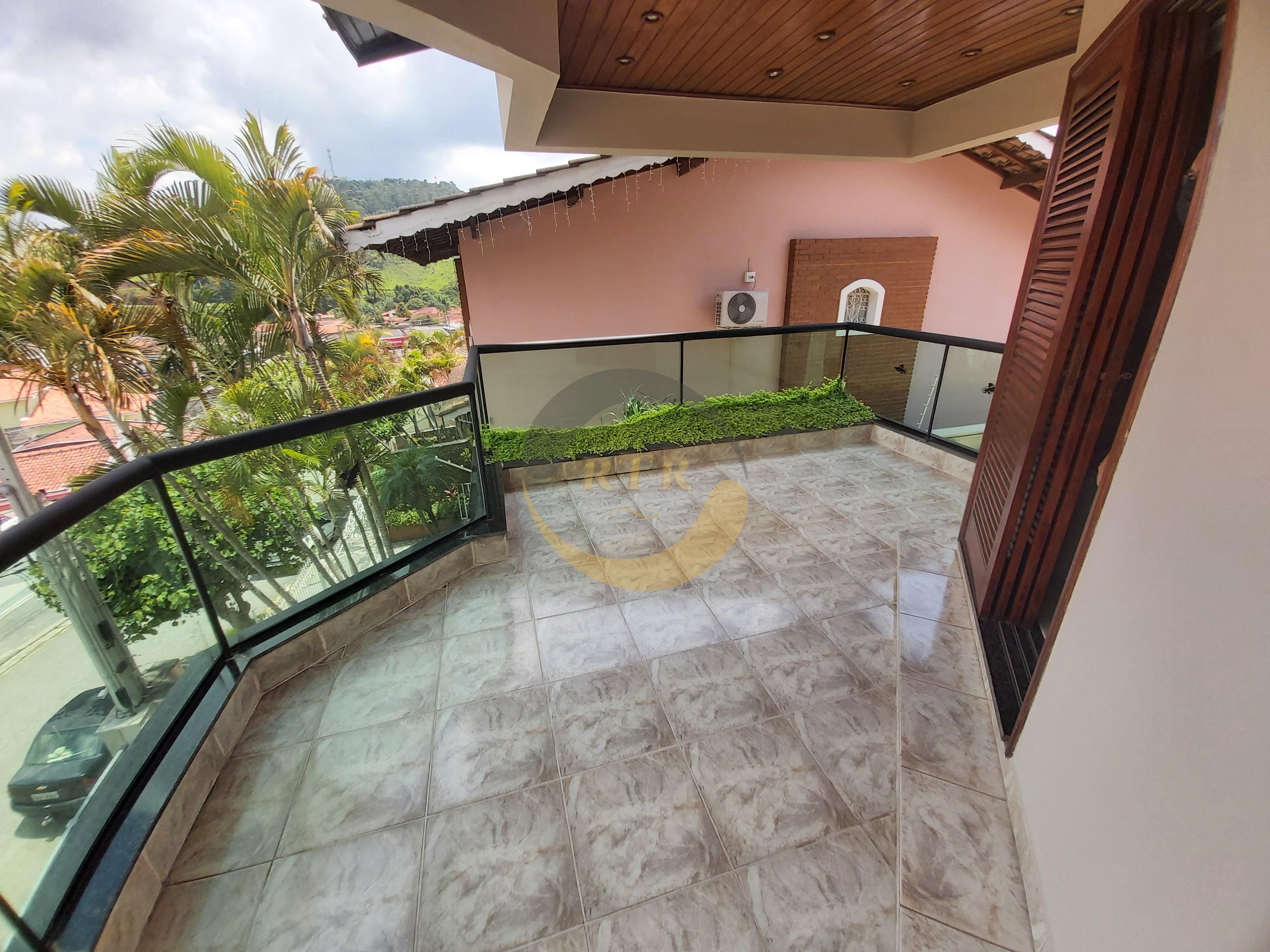 S&atilde;o Roque Nobre, Sobrado Alto Padr&atilde;o 340m&sup2;, 3 Su&iacute;tes, Piscina, Aquecimento Solar  São Roque - 