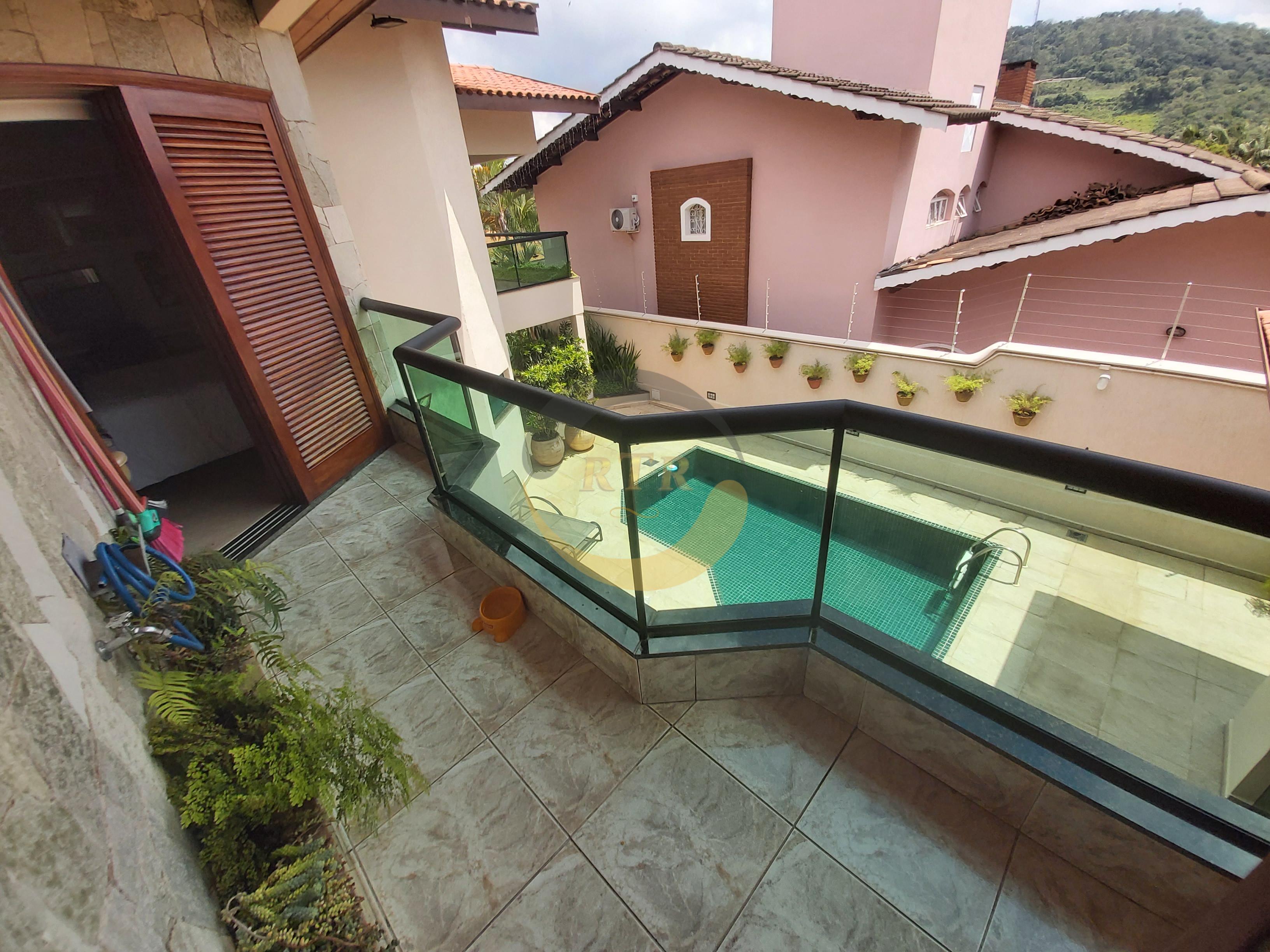 S&atilde;o Roque Nobre, Sobrado Alto Padr&atilde;o 340m&sup2;, 3 Su&iacute;tes, Piscina, Aquecimento Solar  São Roque - 