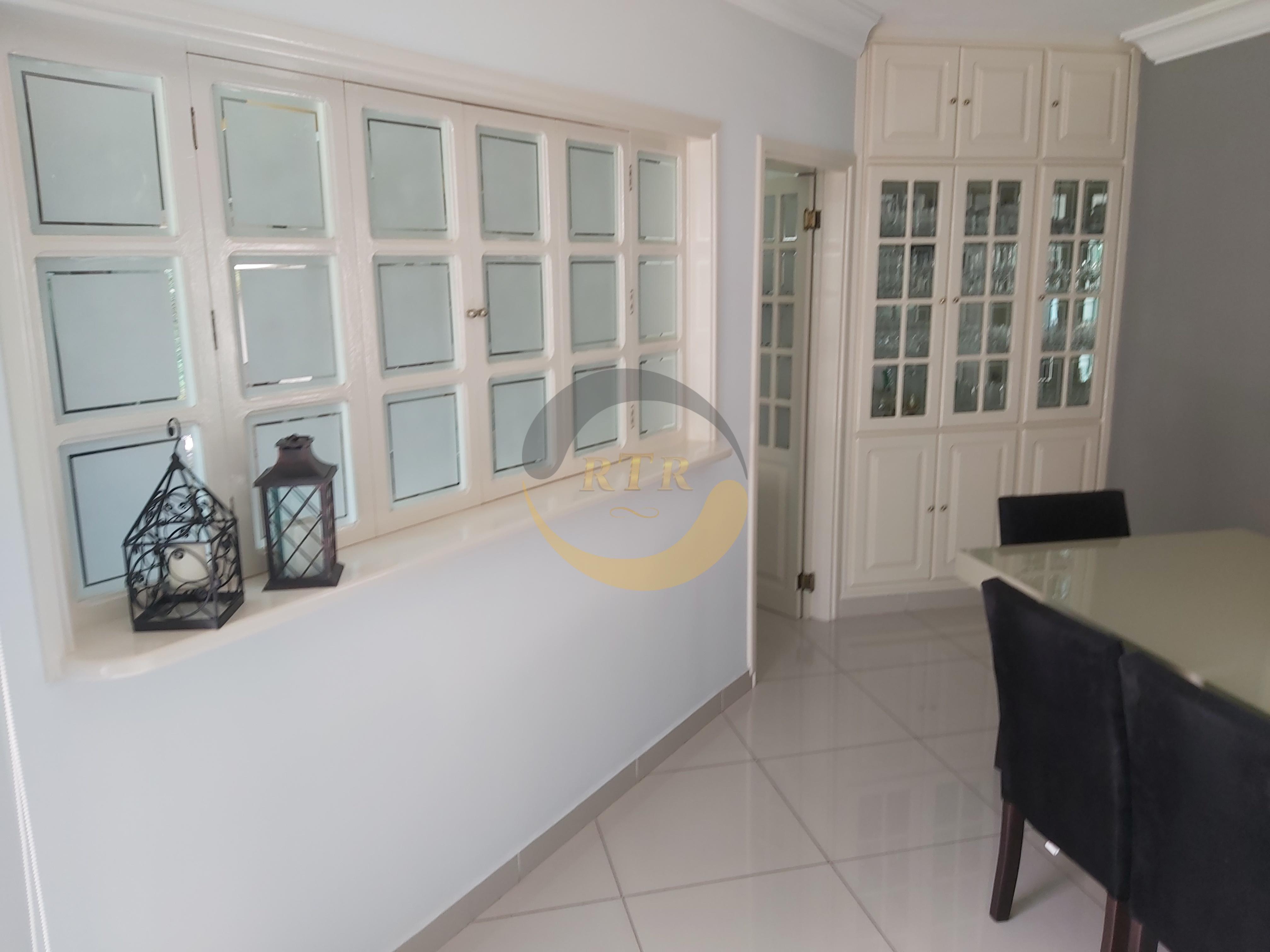 S&atilde;o Roque Nobre, Sobrado Alto Padr&atilde;o 340m&sup2;, 3 Su&iacute;tes, Piscina, Aquecimento Solar  São Roque - 