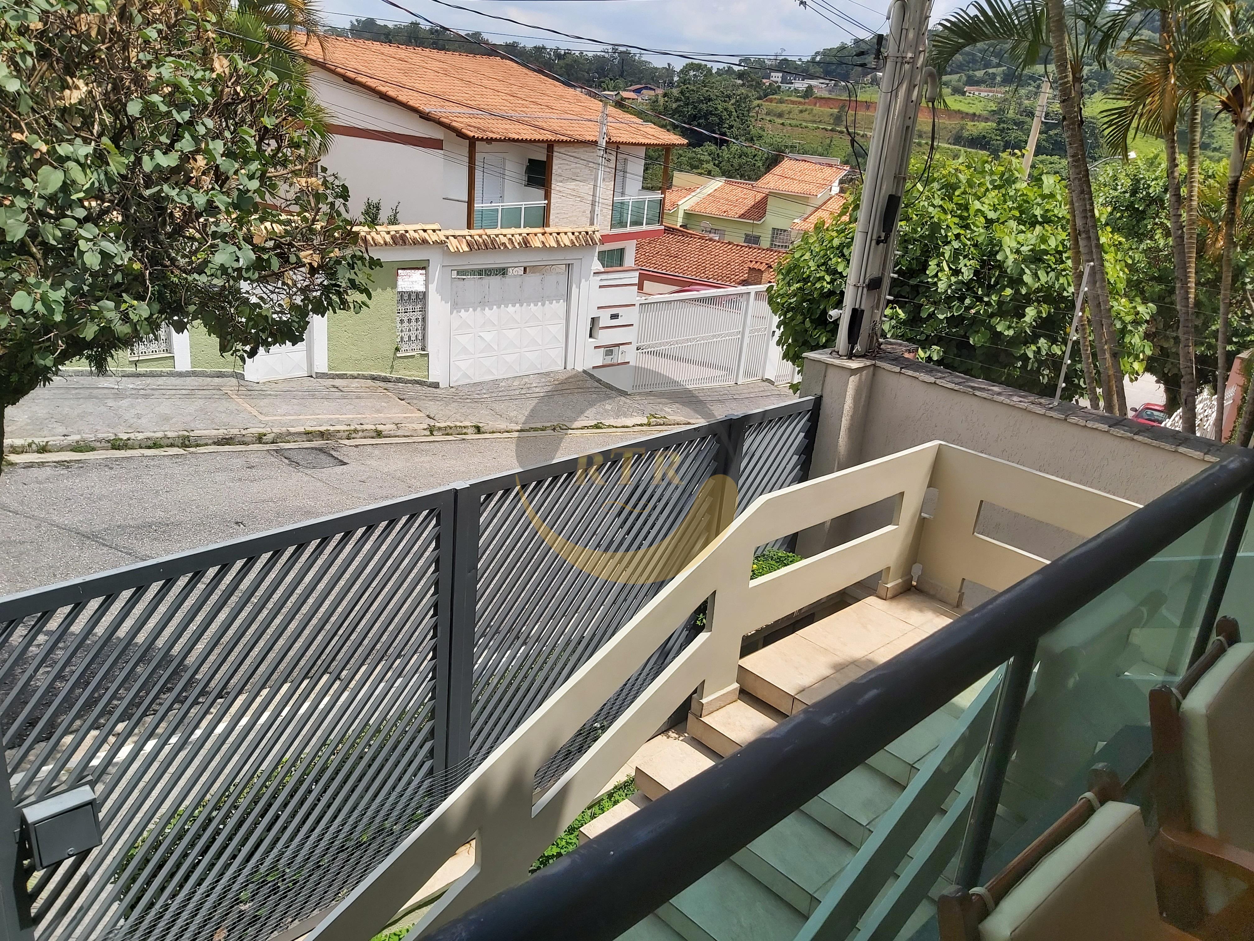 S&atilde;o Roque Nobre, Sobrado Alto Padr&atilde;o 340m&sup2;, 3 Su&iacute;tes, Piscina, Aquecimento Solar  São Roque - 