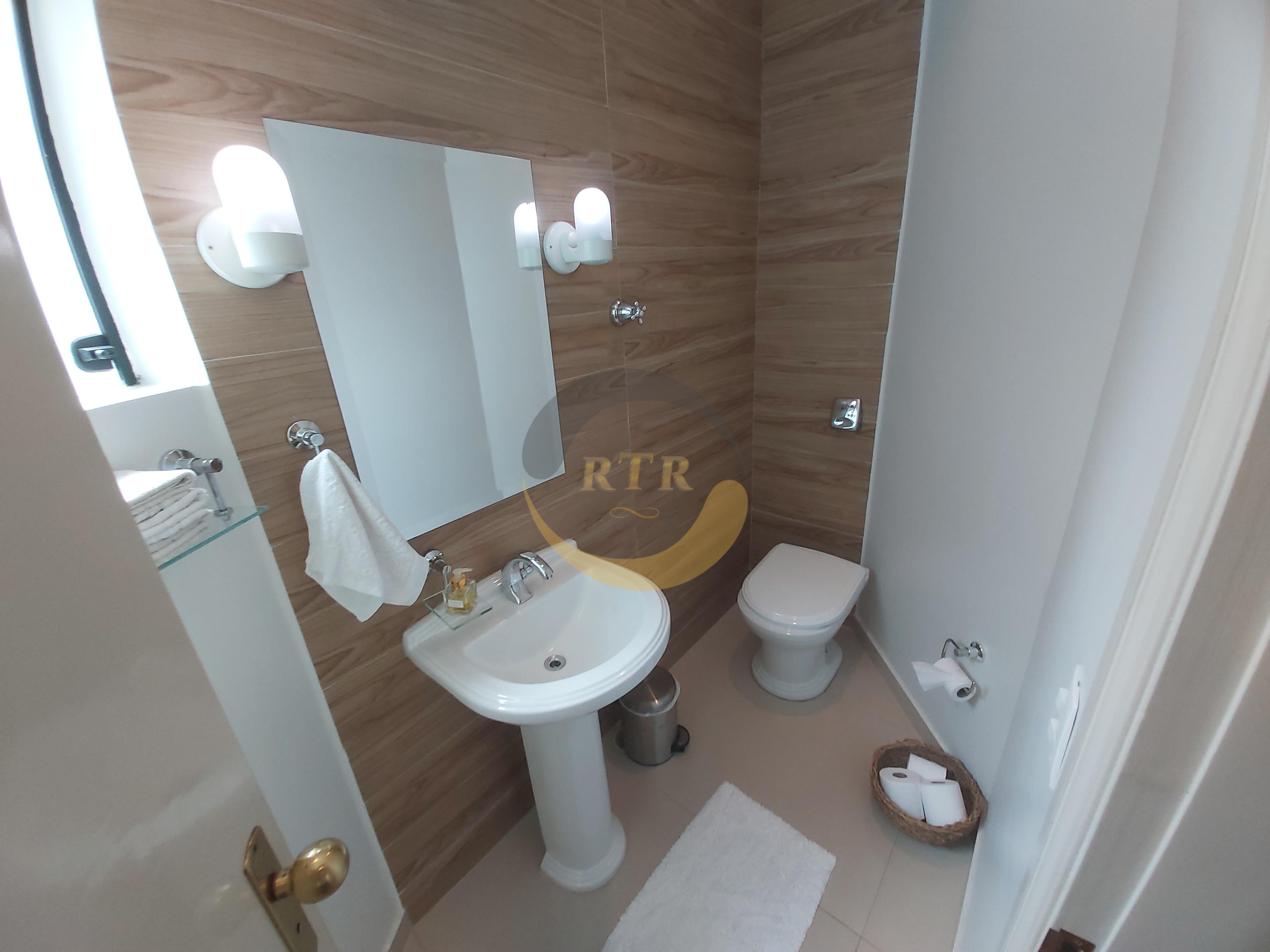 S&atilde;o Roque Nobre, Sobrado Alto Padr&atilde;o 340m&sup2;, 3 Su&iacute;tes, Piscina, Aquecimento Solar  São Roque - 