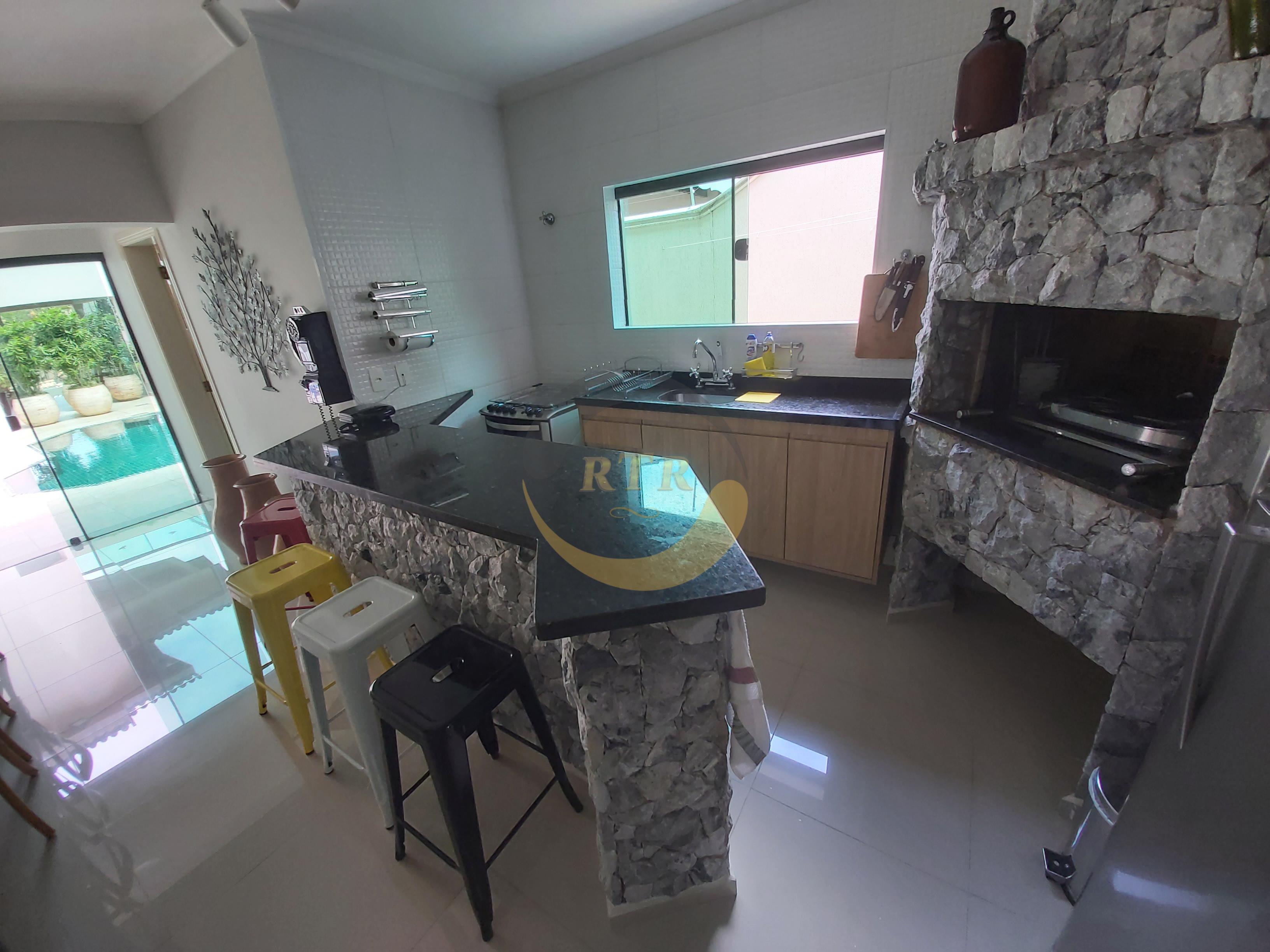 S&atilde;o Roque Nobre, Sobrado Alto Padr&atilde;o 340m&sup2;, 3 Su&iacute;tes, Piscina, Aquecimento Solar  São Roque - 