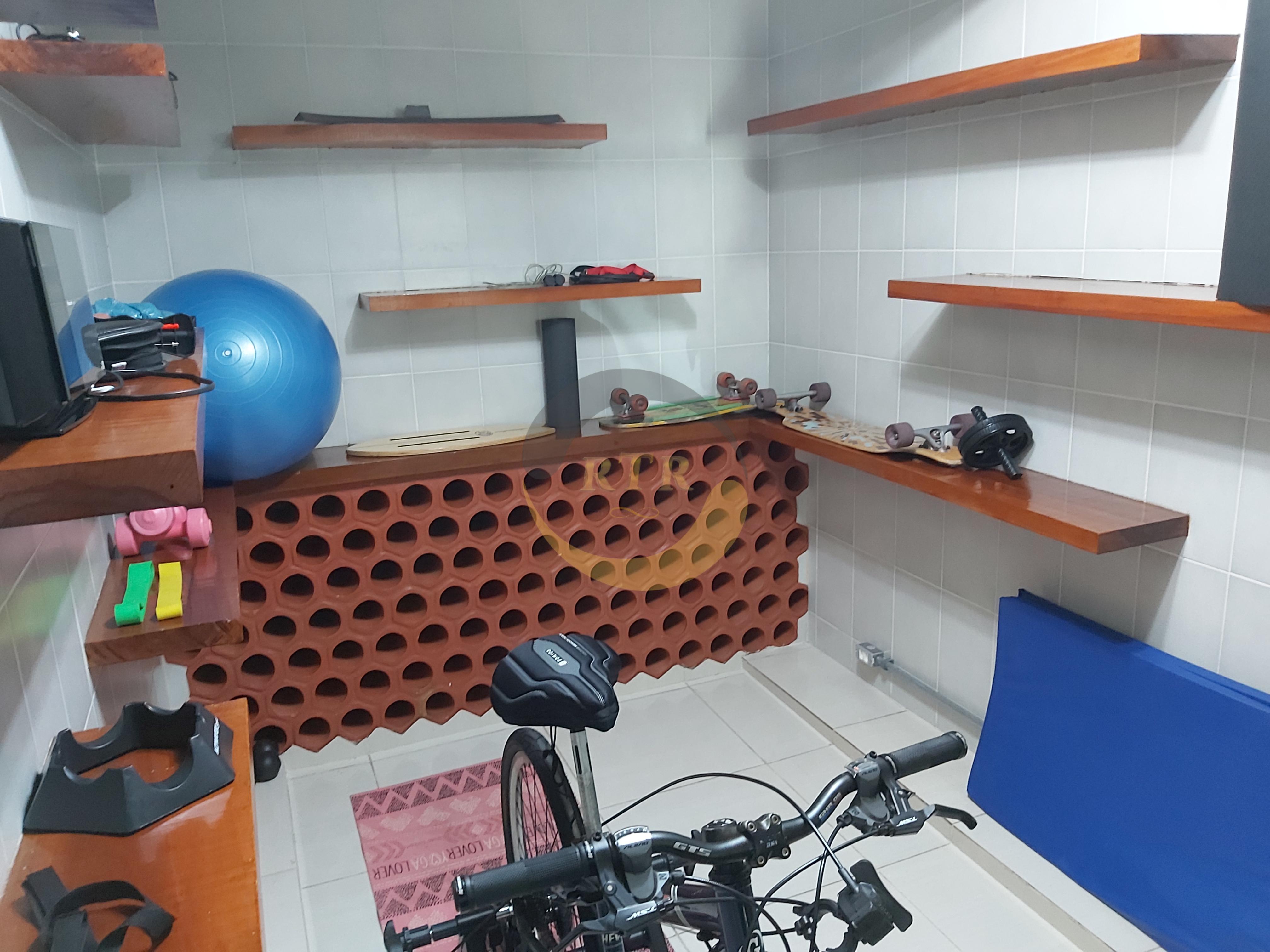 S&atilde;o Roque Nobre, Sobrado Alto Padr&atilde;o 340m&sup2;, 3 Su&iacute;tes, Piscina, Aquecimento Solar  São Roque - 