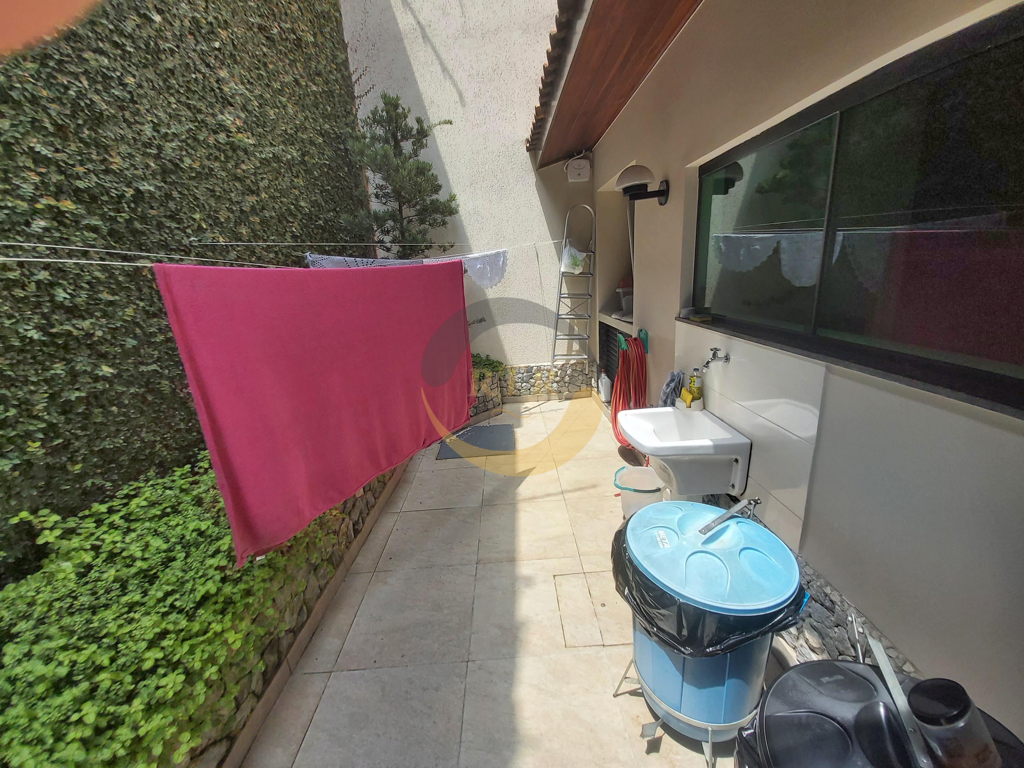 S&atilde;o Roque Nobre, Sobrado Alto Padr&atilde;o 340m&sup2;, 3 Su&iacute;tes, Piscina, Aquecimento Solar  São Roque - 