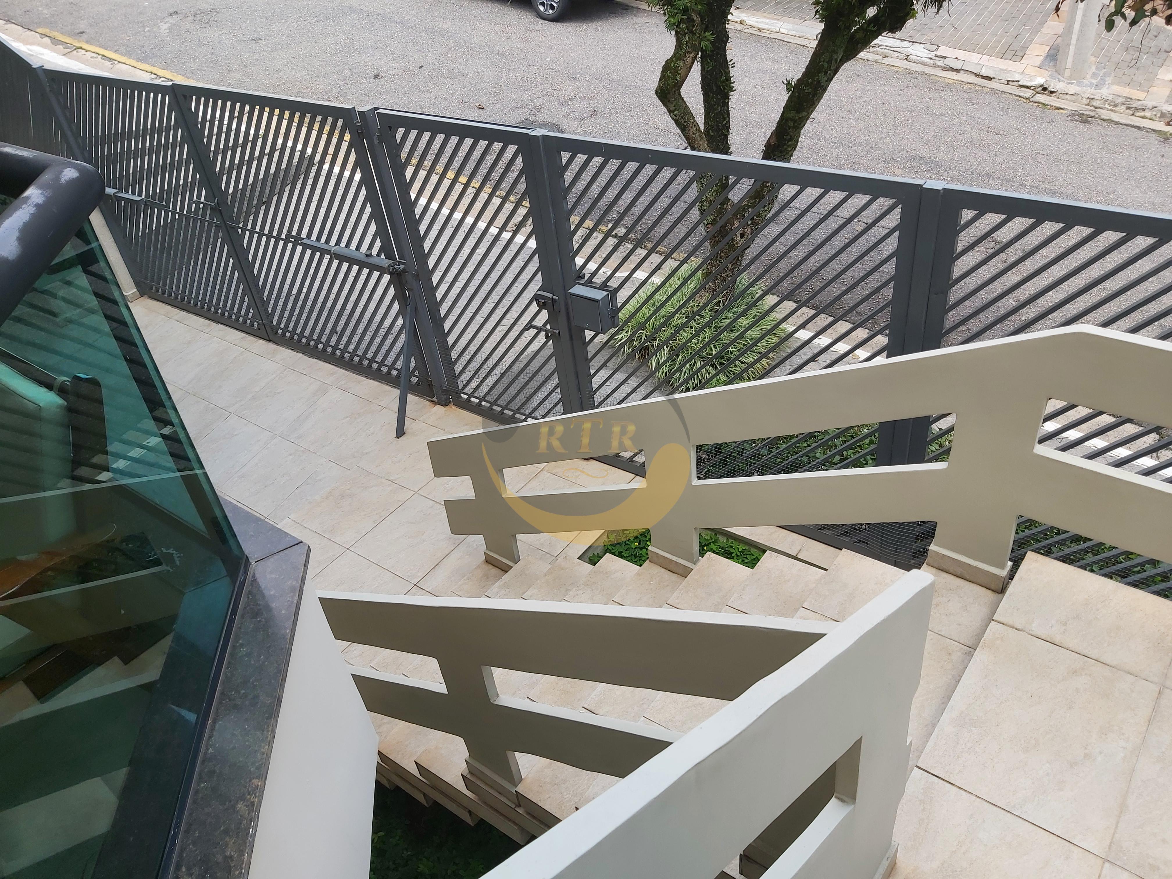 S&atilde;o Roque Nobre, Sobrado Alto Padr&atilde;o 340m&sup2;, 3 Su&iacute;tes, Piscina, Aquecimento Solar  São Roque - 
