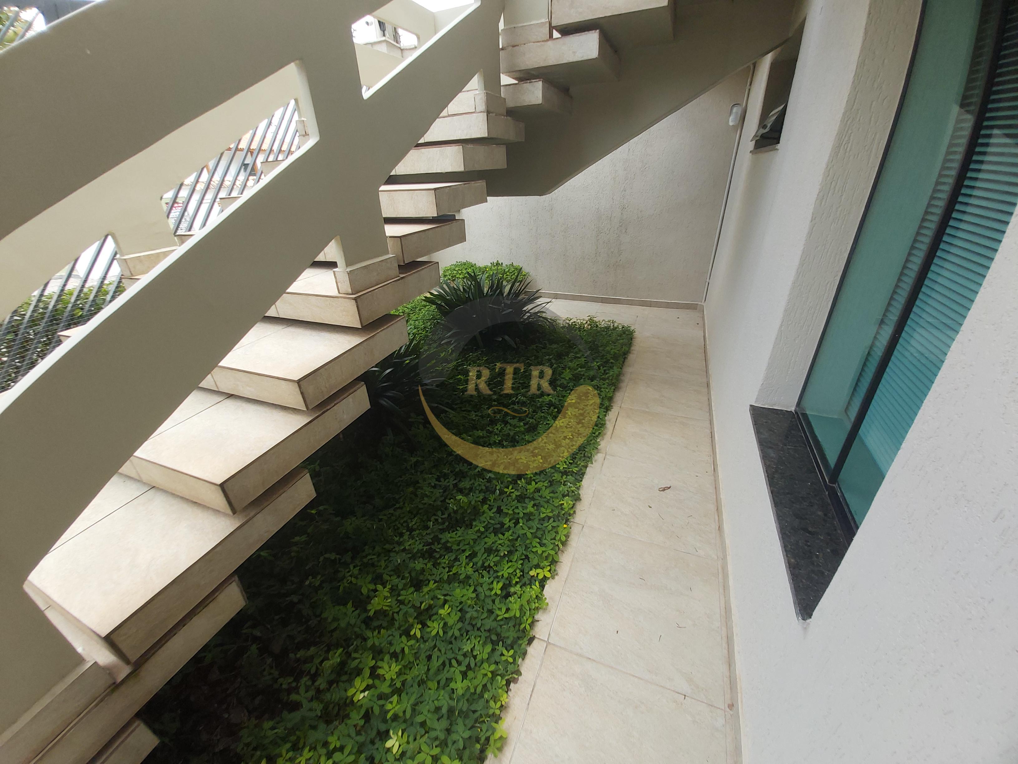 S&atilde;o Roque Nobre, Sobrado Alto Padr&atilde;o 340m&sup2;, 3 Su&iacute;tes, Piscina, Aquecimento Solar  São Roque - 