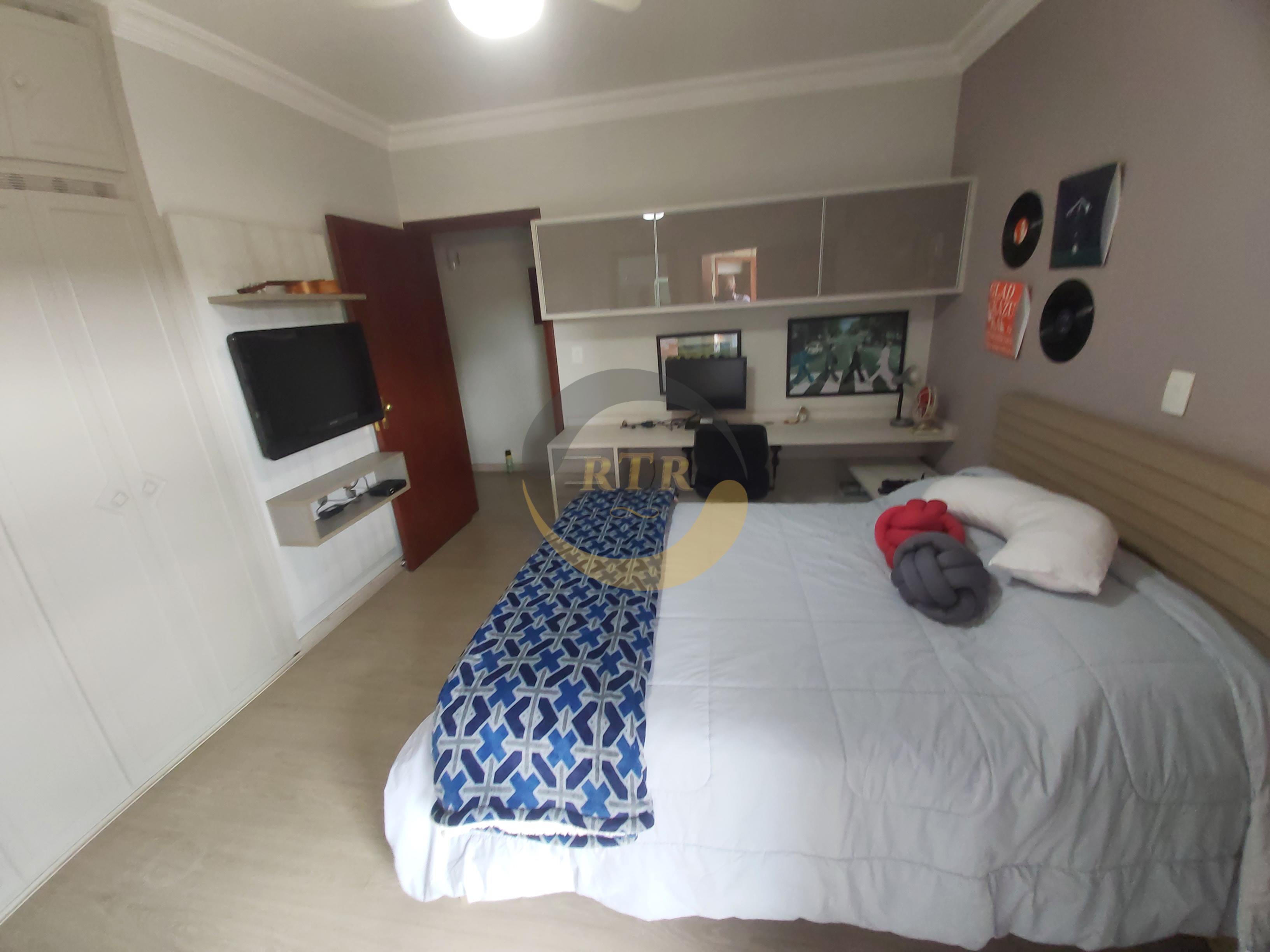 S&atilde;o Roque Nobre, Sobrado Alto Padr&atilde;o 340m&sup2;, 3 Su&iacute;tes, Piscina, Aquecimento Solar  São Roque - 