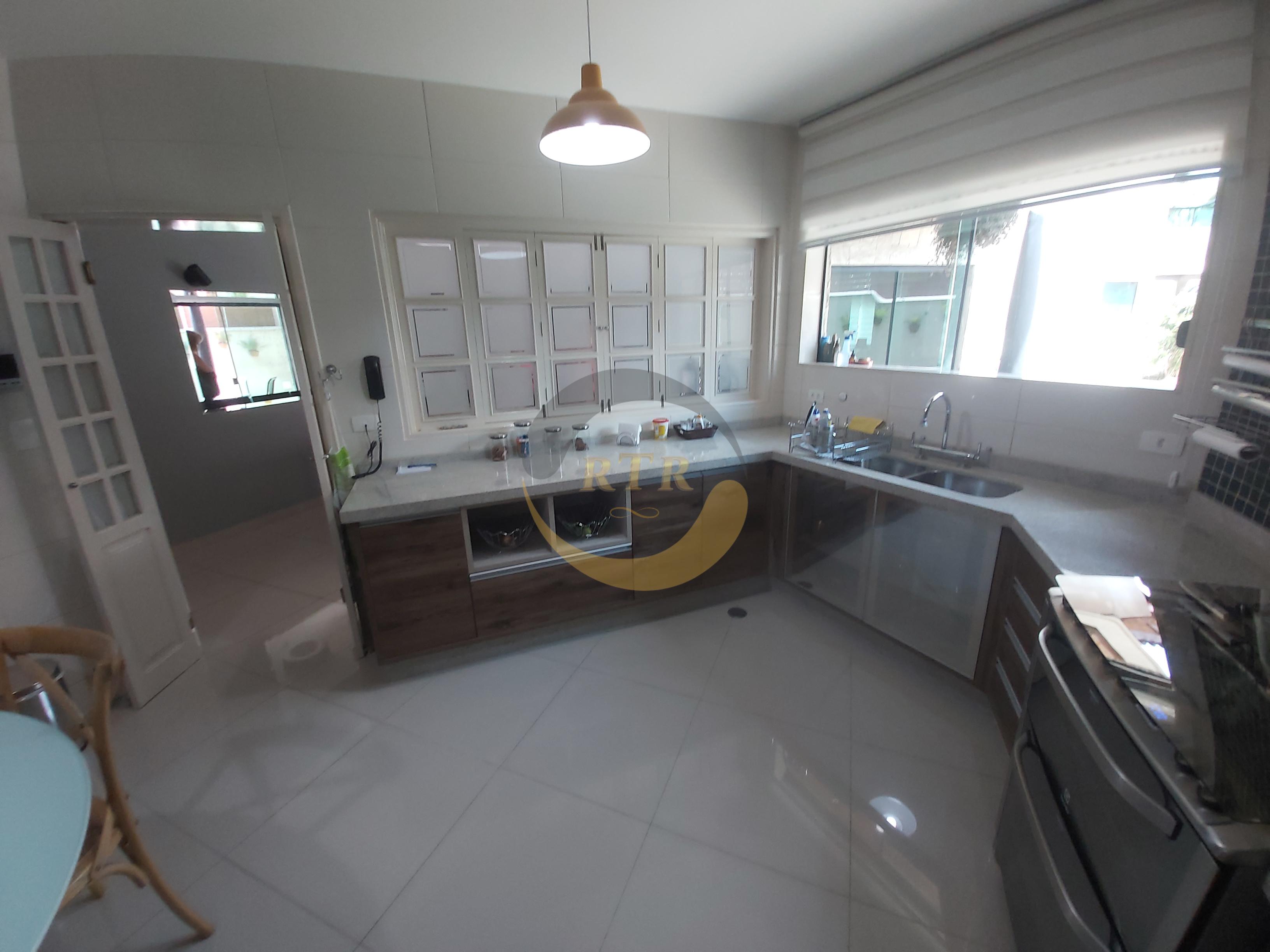 S&atilde;o Roque Nobre, Sobrado Alto Padr&atilde;o 340m&sup2;, 3 Su&iacute;tes, Piscina, Aquecimento Solar  São Roque - 