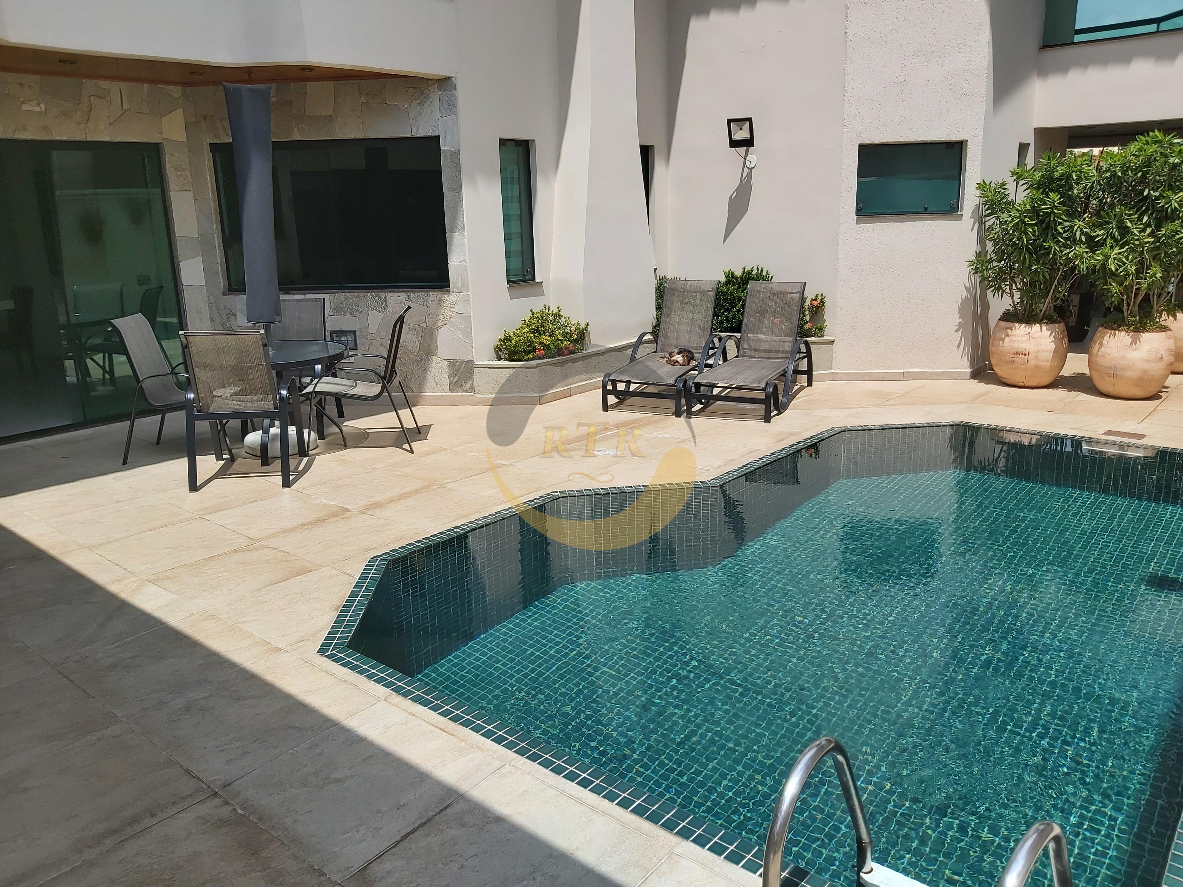 S&atilde;o Roque Nobre, Sobrado Alto Padr&atilde;o 340m&sup2;, 3 Su&iacute;tes, Piscina, Aquecimento Solar  São Roque - 