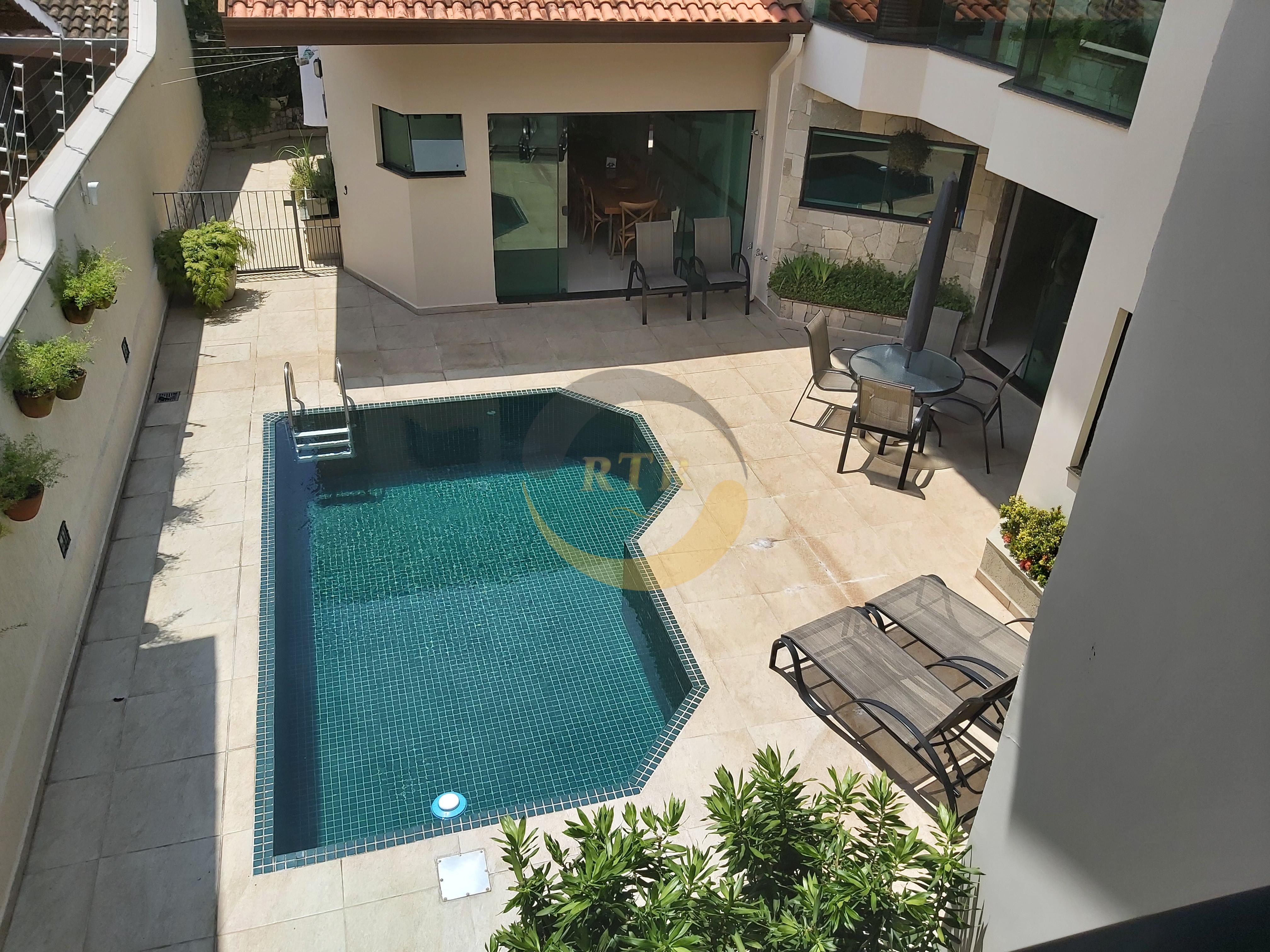 S&atilde;o Roque Nobre, Sobrado Alto Padr&atilde;o 340m&sup2;, 3 Su&iacute;tes, Piscina, Aquecimento Solar  São Roque - 