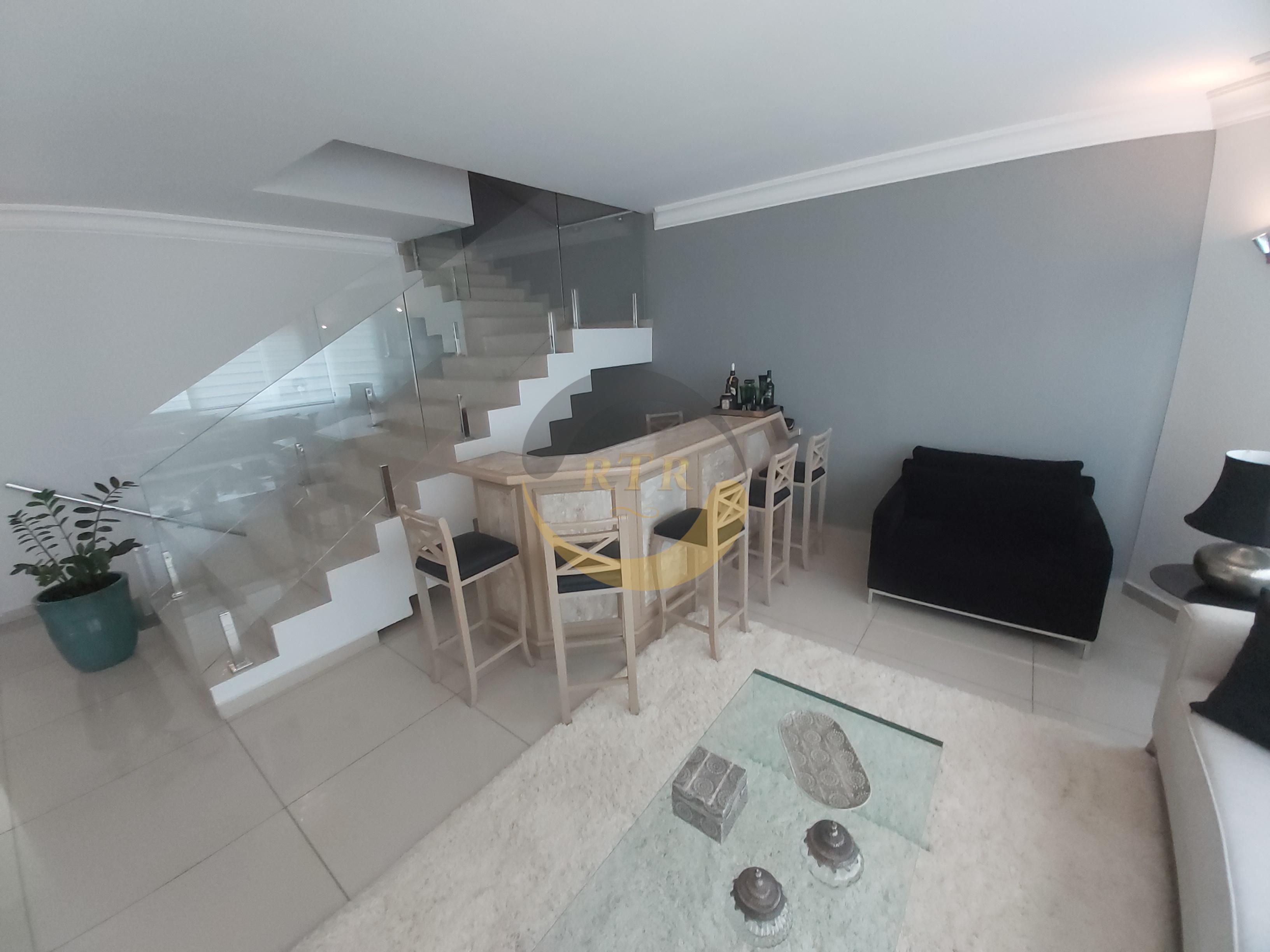 S&atilde;o Roque Nobre, Sobrado Alto Padr&atilde;o 340m&sup2;, 3 Su&iacute;tes, Piscina, Aquecimento Solar  São Roque - 