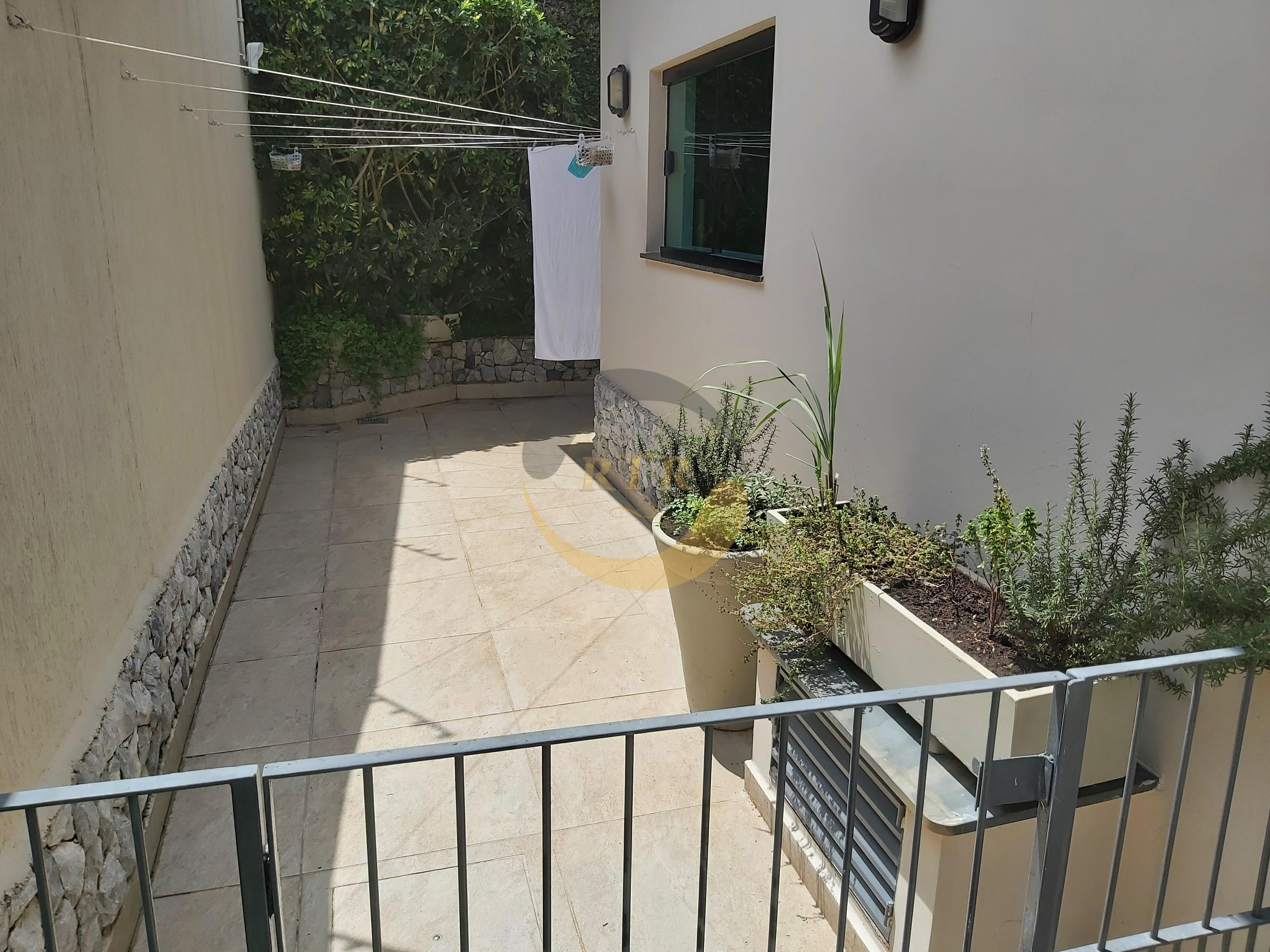 S&atilde;o Roque Nobre, Sobrado Alto Padr&atilde;o 340m&sup2;, 3 Su&iacute;tes, Piscina, Aquecimento Solar  São Roque - 