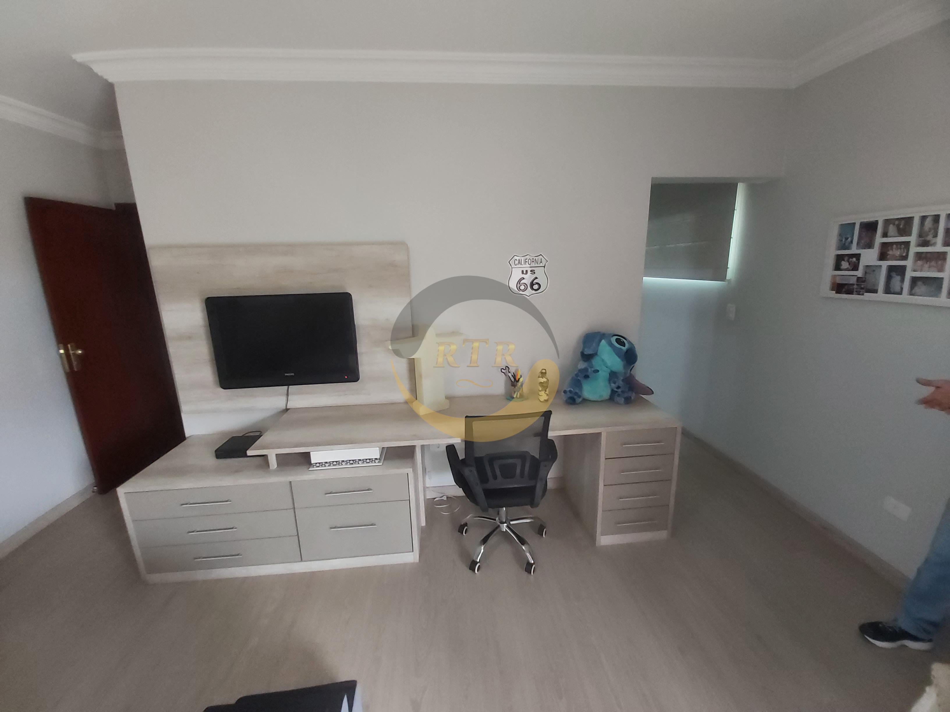 S&atilde;o Roque Nobre, Sobrado Alto Padr&atilde;o 340m&sup2;, 3 Su&iacute;tes, Piscina, Aquecimento Solar  São Roque - 
