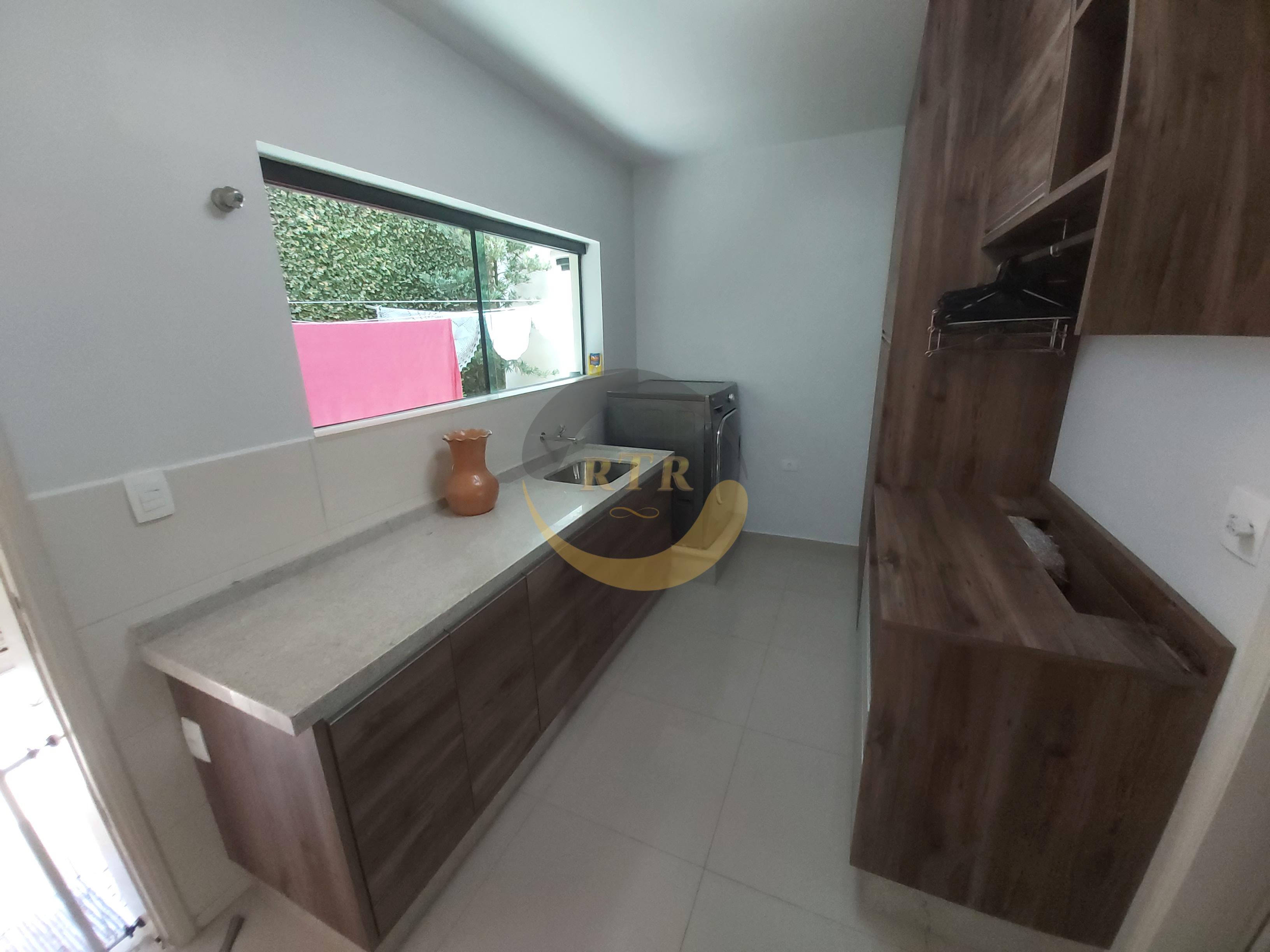 S&atilde;o Roque Nobre, Sobrado Alto Padr&atilde;o 340m&sup2;, 3 Su&iacute;tes, Piscina, Aquecimento Solar  São Roque - 