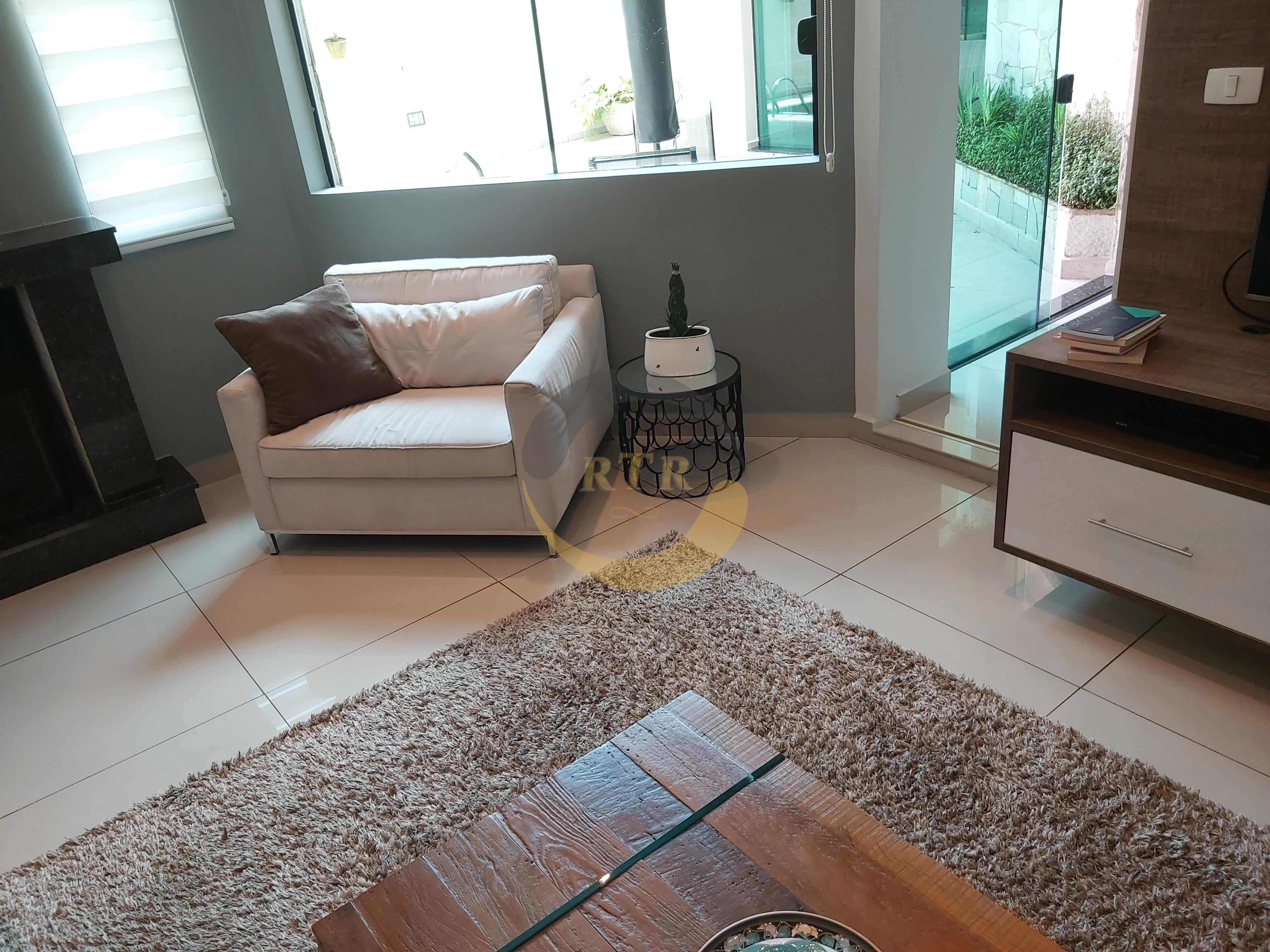 S&atilde;o Roque Nobre, Sobrado Alto Padr&atilde;o 340m&sup2;, 3 Su&iacute;tes, Piscina, Aquecimento Solar  São Roque - 