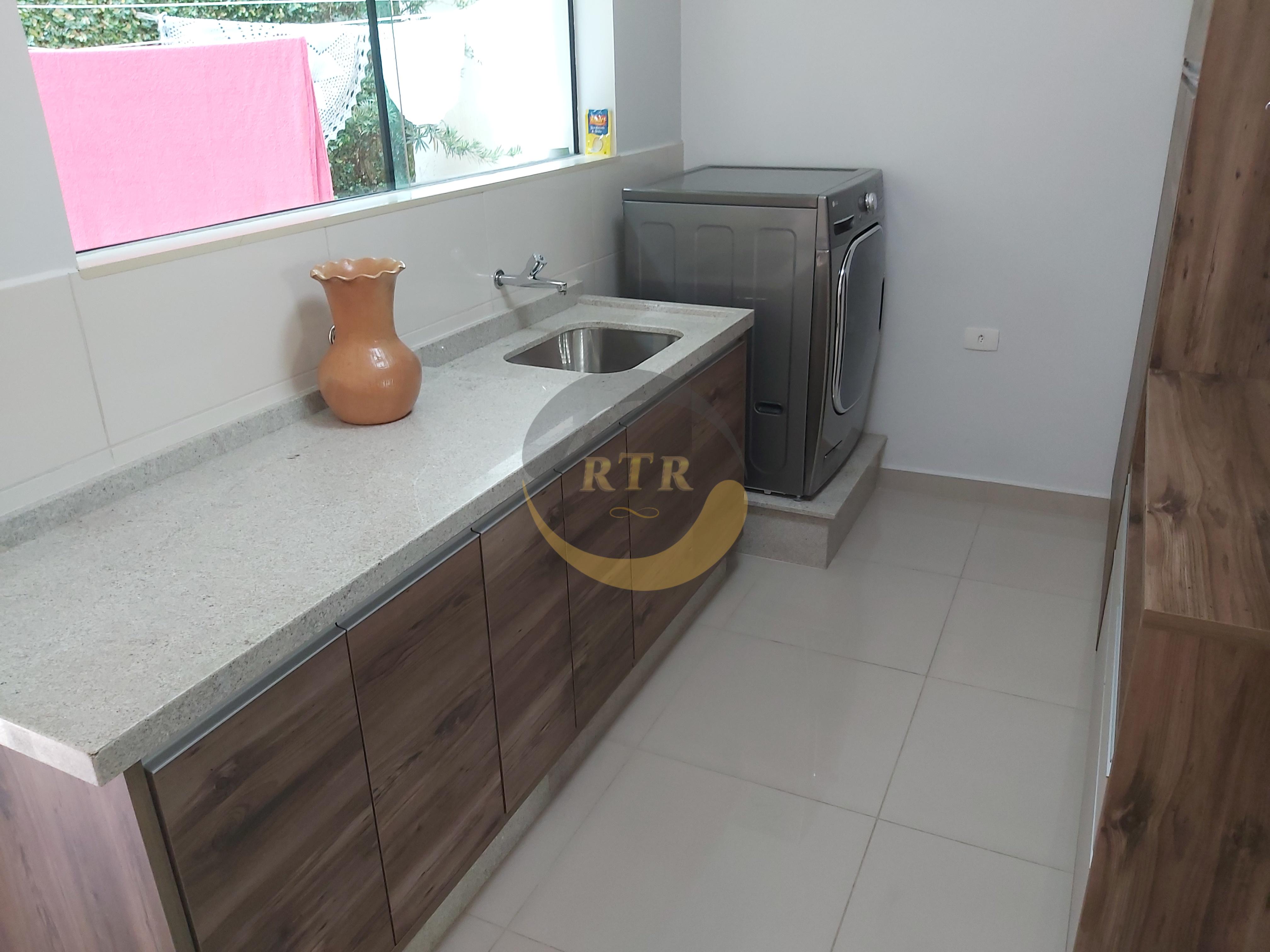 S&atilde;o Roque Nobre, Sobrado Alto Padr&atilde;o 340m&sup2;, 3 Su&iacute;tes, Piscina, Aquecimento Solar  São Roque - 