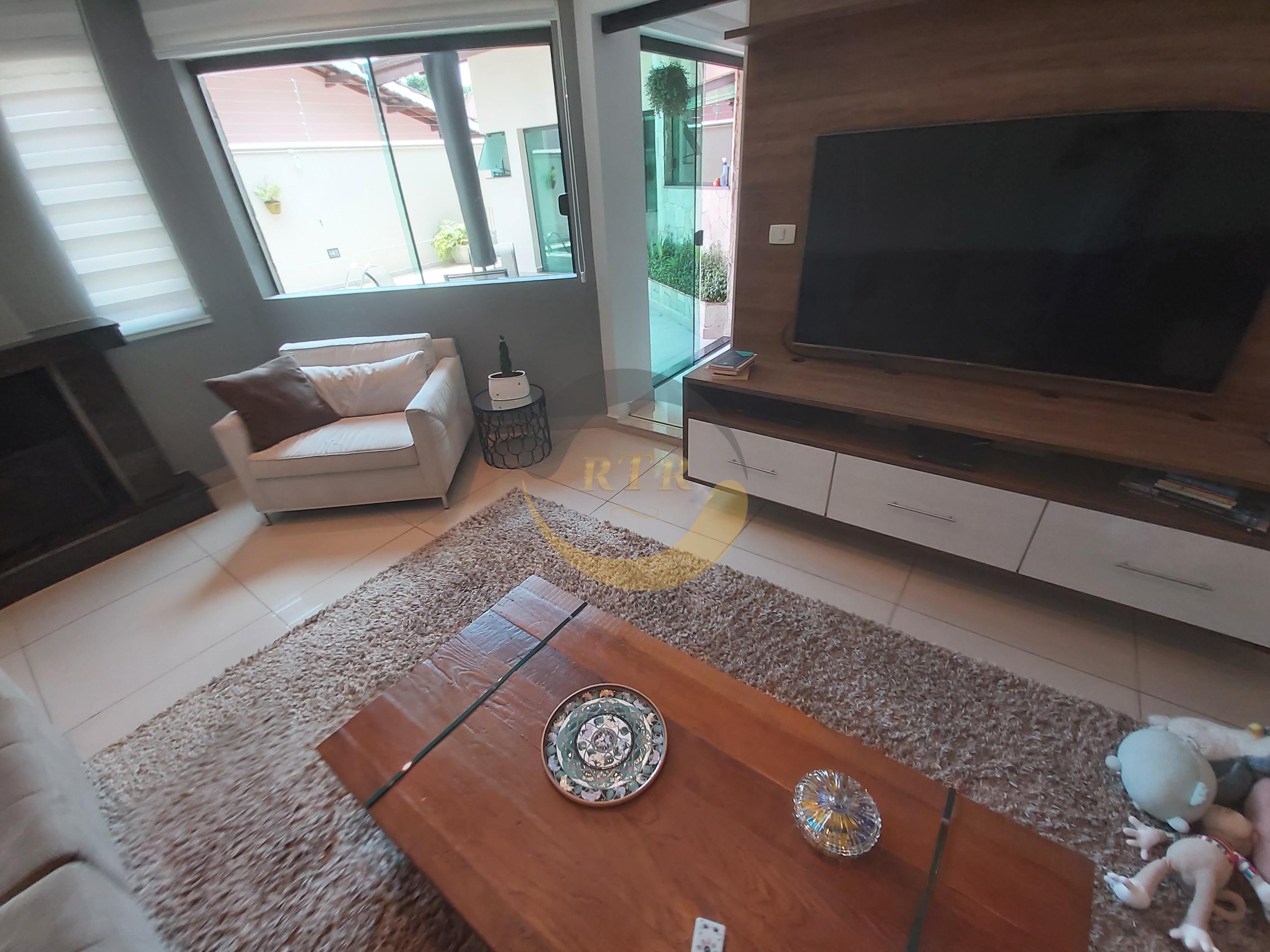 S&atilde;o Roque Nobre, Sobrado Alto Padr&atilde;o 340m&sup2;, 3 Su&iacute;tes, Piscina, Aquecimento Solar  São Roque - 