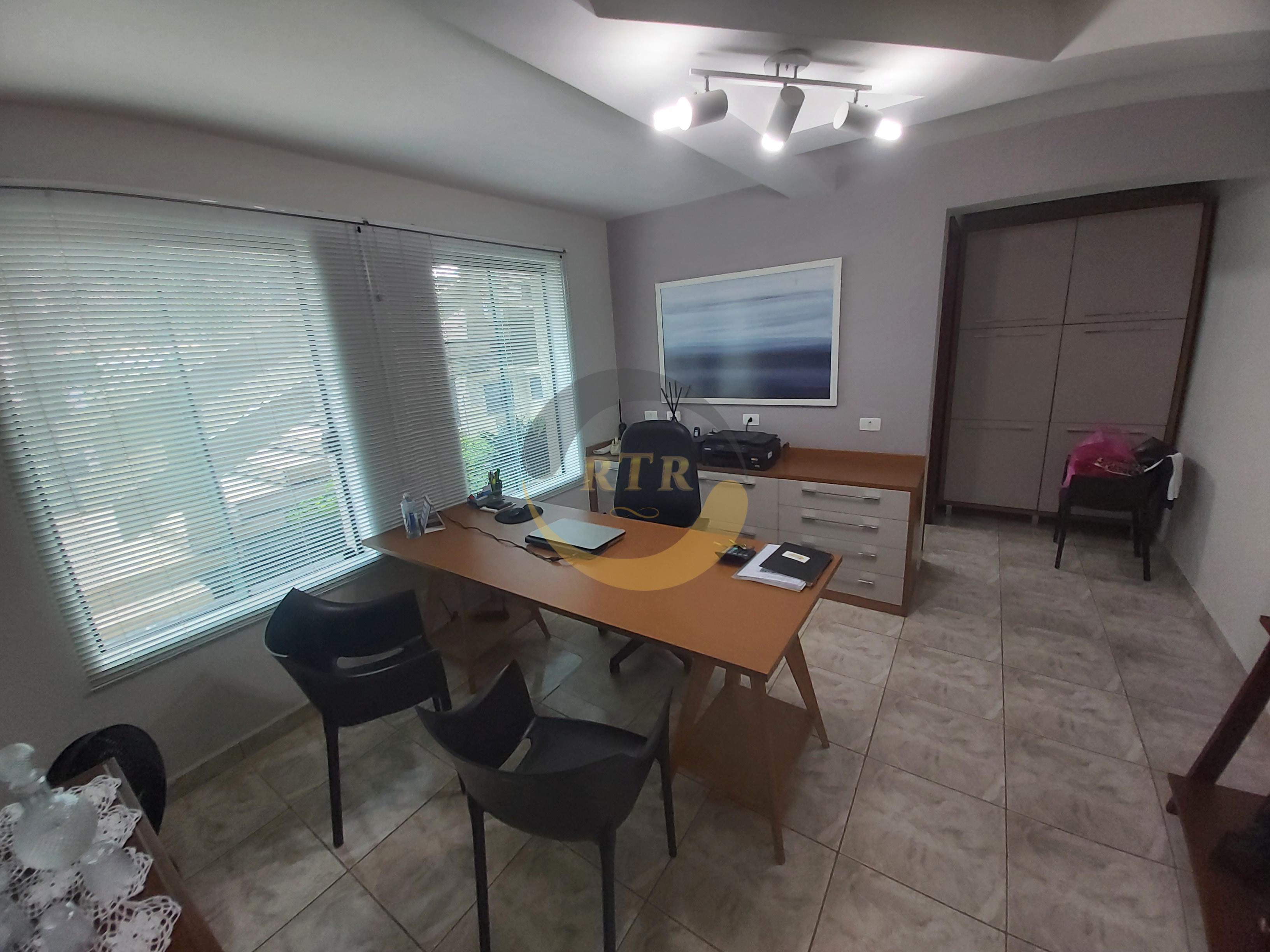 S&atilde;o Roque Nobre, Sobrado Alto Padr&atilde;o 340m&sup2;, 3 Su&iacute;tes, Piscina, Aquecimento Solar  São Roque - 