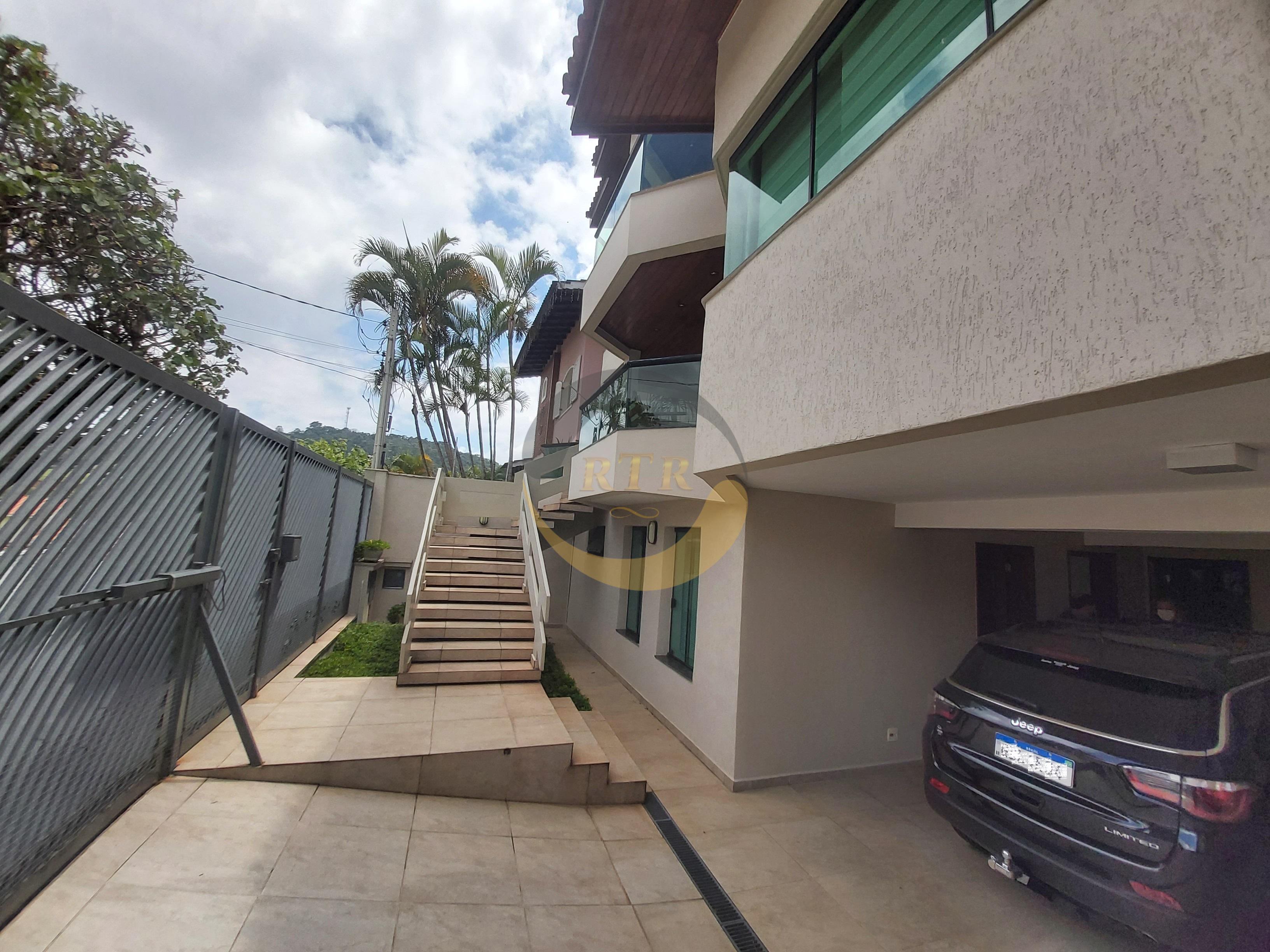 S&atilde;o Roque Nobre, Sobrado Alto Padr&atilde;o 340m&sup2;, 3 Su&iacute;tes, Piscina, Aquecimento Solar  São Roque - 