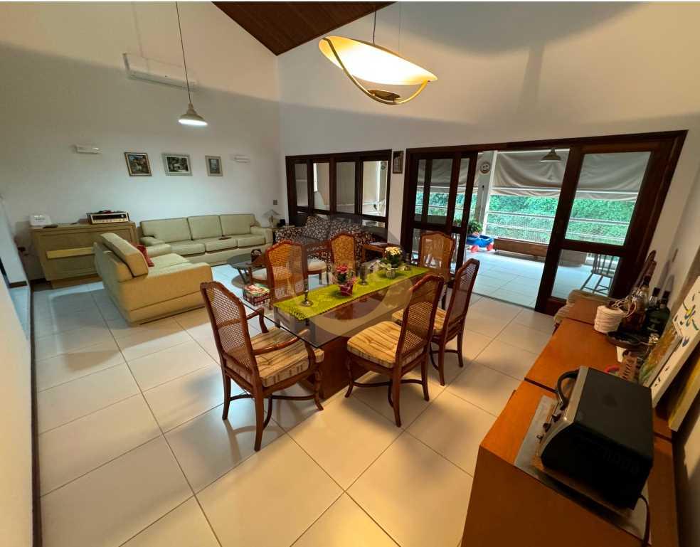 Casa Alto Padr&atilde;o Condom&iacute;nio Atibaia AT. 1200 M&sup2; AC. 500 M&sup2; 6 su&iacute;tes Mobilia Lazer 5 Vagas  Atibaia - 