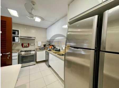 Sofistica&ccedil;&atilde;o, Conforto &agrave; Beira-Mar, Casa alto Padr&atilde;o, 458 M&sup2;, 5 su&iacute;tes, 4 vagas, P&eacute; Areia  Guarujá - 