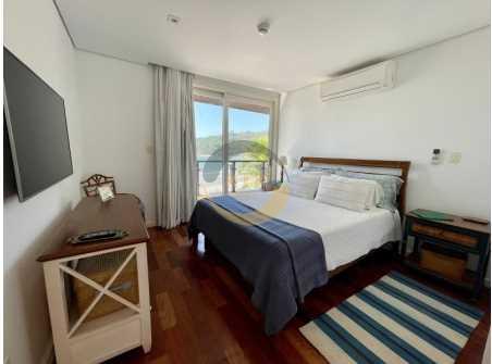 Sofistica&ccedil;&atilde;o, Conforto &agrave; Beira-Mar, Casa alto Padr&atilde;o, 458 M&sup2;, 5 su&iacute;tes, 4 vagas, P&eacute; Areia  Guarujá - 
