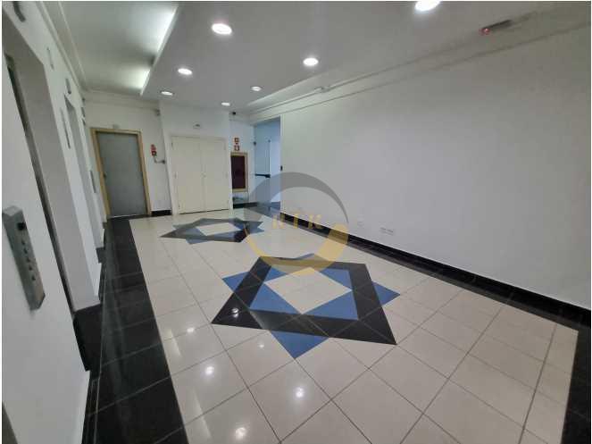 Loca&ccedil;&atilde;o Laje Comercial reformada 562 M&sup2; 9&ordm; Andar Localiza&ccedil;&atilde;o Estrat&eacute;gica Centro de SP  São Paulo - 