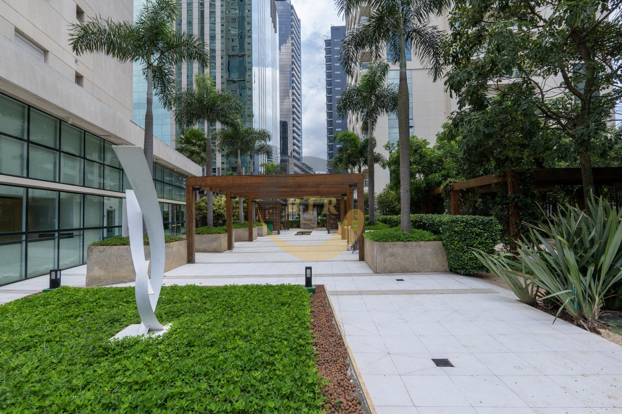 Loft 85 M&sup2;, Brooklin, Luxo, Conforto, 1 Su&iacute;te, 2 banheiros, 2 vagas, Vista maravilhosa  São Paulo - 