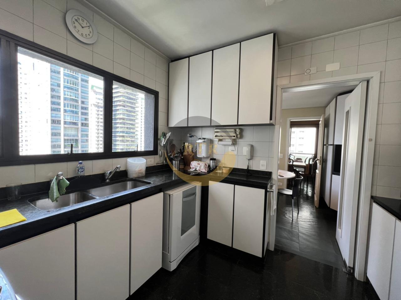 Luxo, Conforto, Itaim Bibi, Apartamento, 220M&sup2;, Vista Panor&acirc;mica, 4 Dts, 2 Su&iacute;tes, 4 Vagas  São Paulo - 