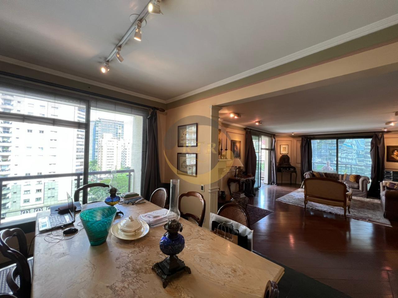 Luxo, Conforto, Itaim Bibi, Apartamento, 220M&sup2;, Vista Panor&acirc;mica, 4 Dts, 2 Su&iacute;tes, 4 Vagas  São Paulo - 