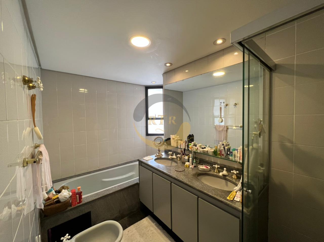 Luxo, Conforto, Itaim Bibi, Apartamento, 220M&sup2;, Vista Panor&acirc;mica, 4 Dts, 2 Su&iacute;tes, 4 Vagas  São Paulo - 