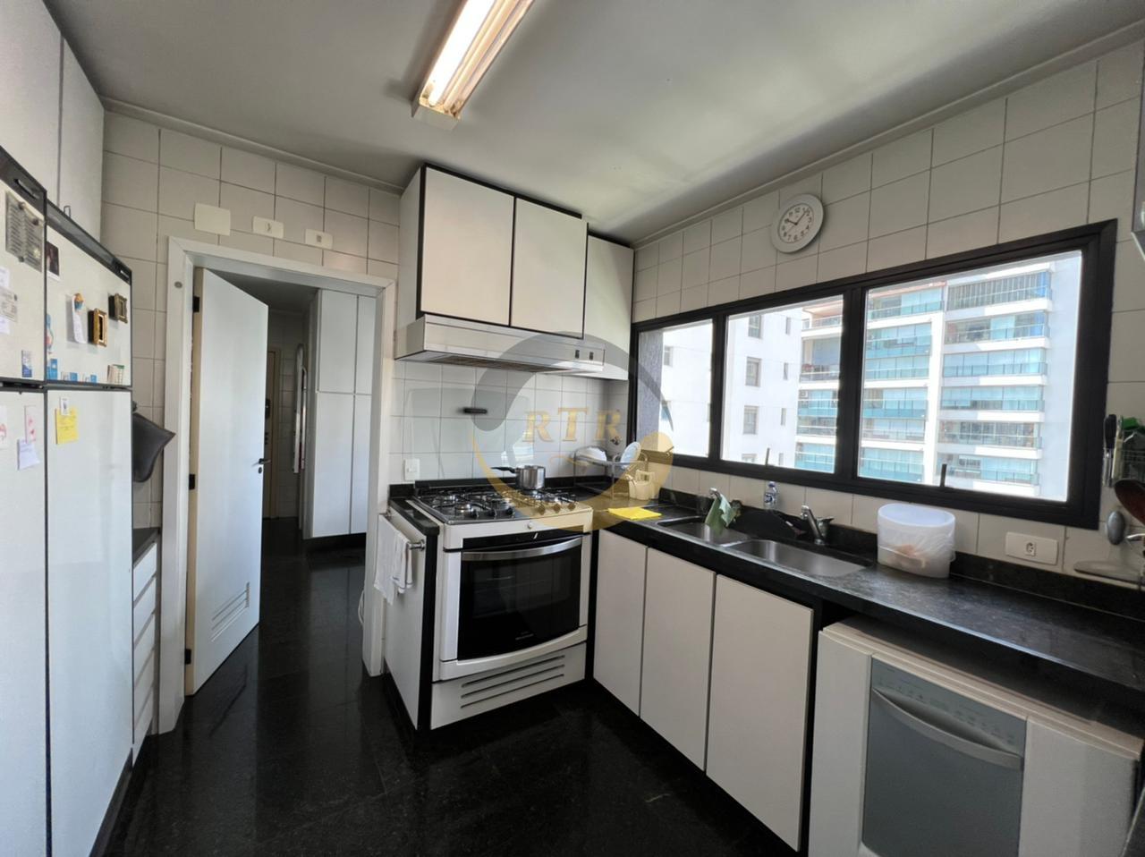Luxo, Conforto, Itaim Bibi, Apartamento, 220M&sup2;, Vista Panor&acirc;mica, 4 Dts, 2 Su&iacute;tes, 4 Vagas  São Paulo - 