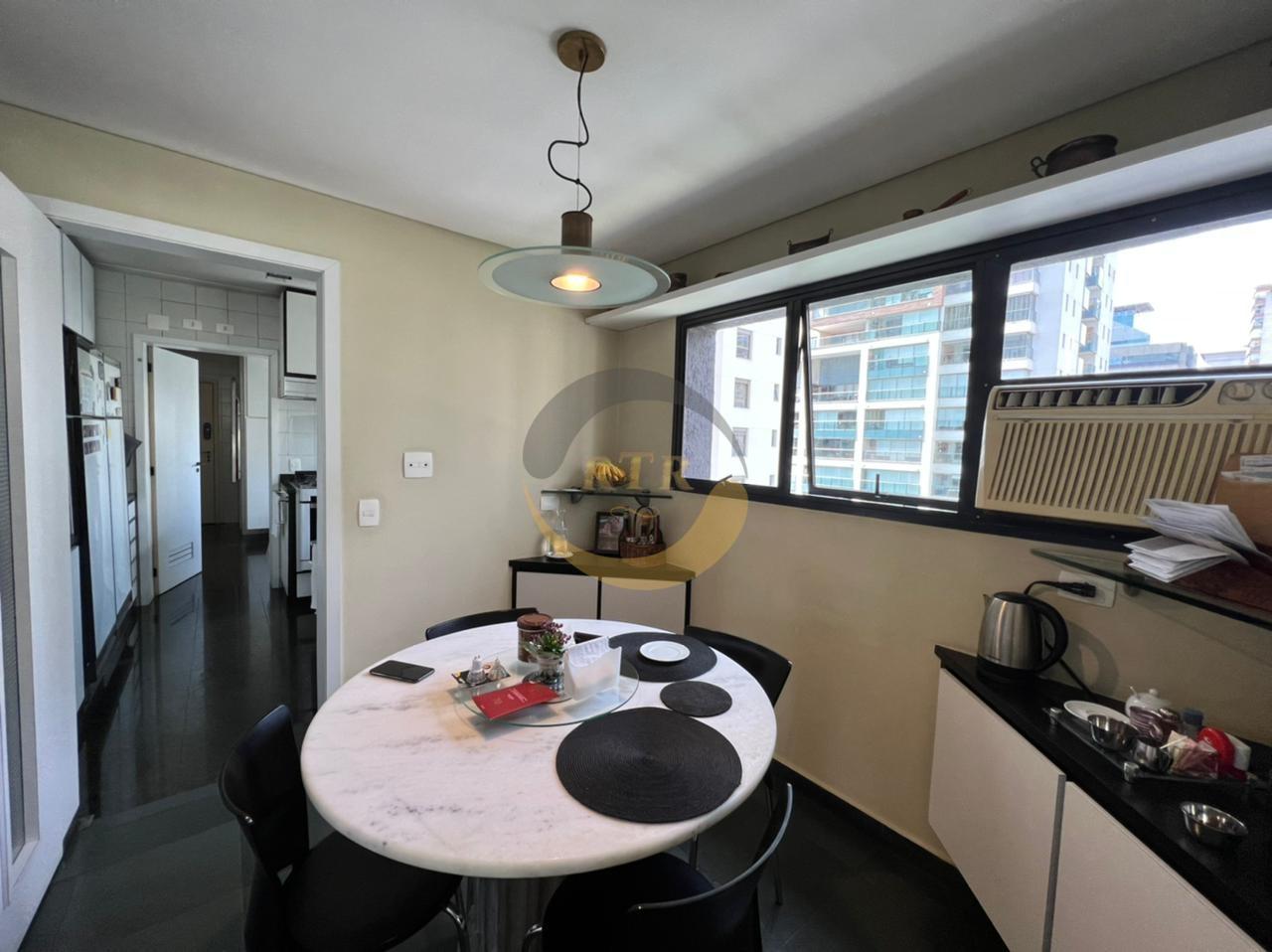 Luxo, Conforto, Itaim Bibi, Apartamento, 220M&sup2;, Vista Panor&acirc;mica, 4 Dts, 2 Su&iacute;tes, 4 Vagas  São Paulo - 