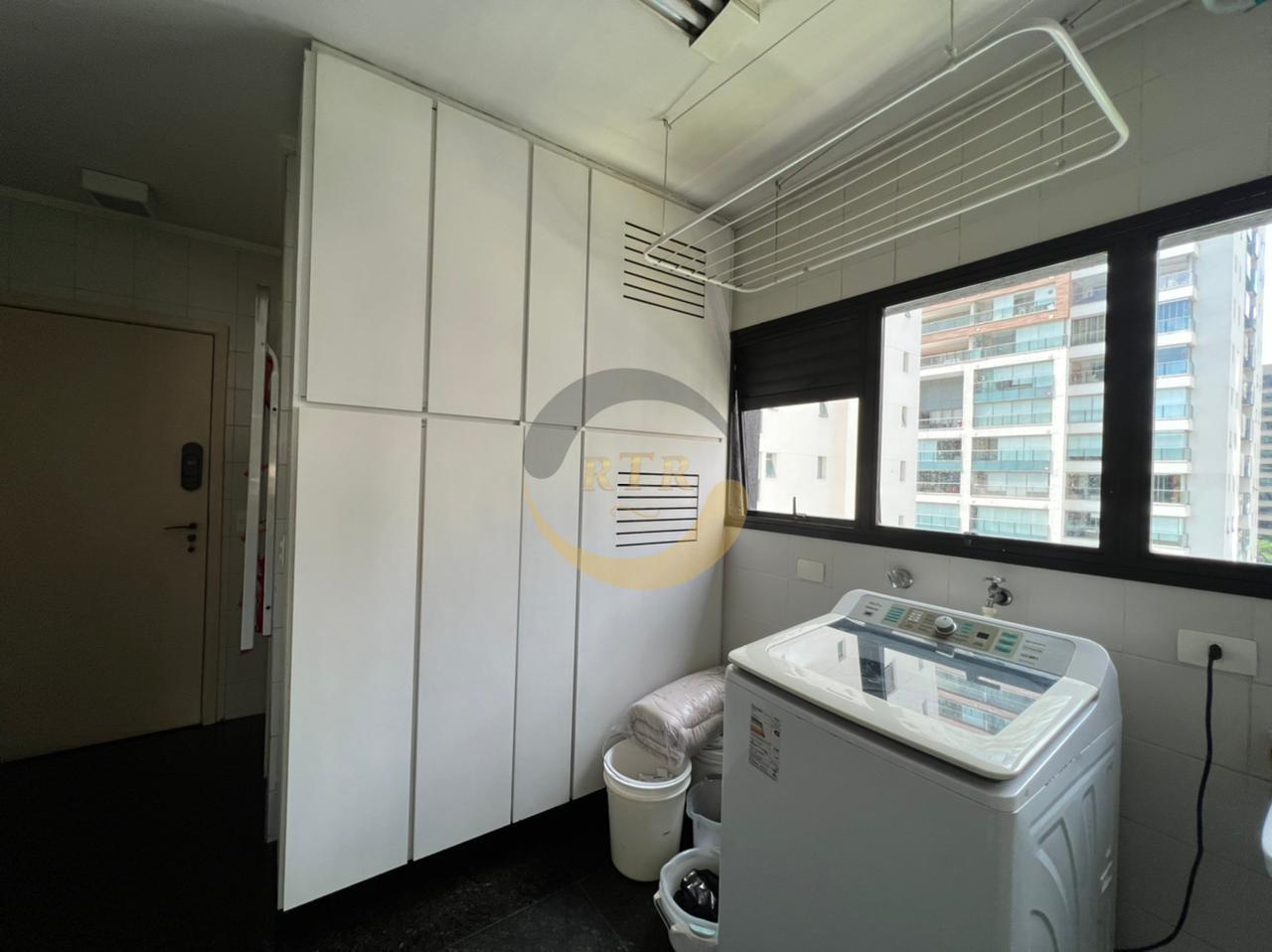 Luxo, Conforto, Itaim Bibi, Apartamento, 220M&sup2;, Vista Panor&acirc;mica, 4 Dts, 2 Su&iacute;tes, 4 Vagas  São Paulo - 
