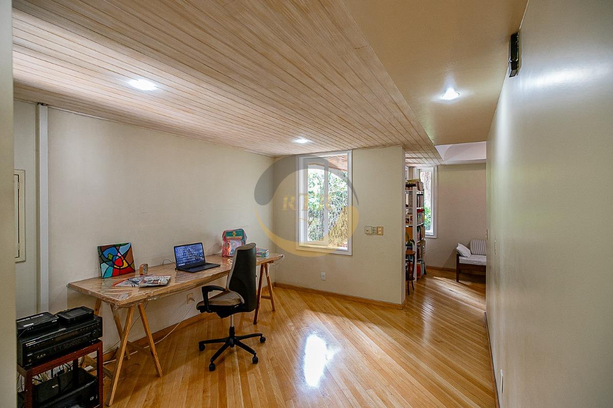 Casa, Jardim Cordeiro, 1.023 M&sup2;, 4 Su&iacute;tes, 8 Vagas, Piscina Aquecida, Muita Sofistica&ccedil;&atilde;o  São Paulo - 