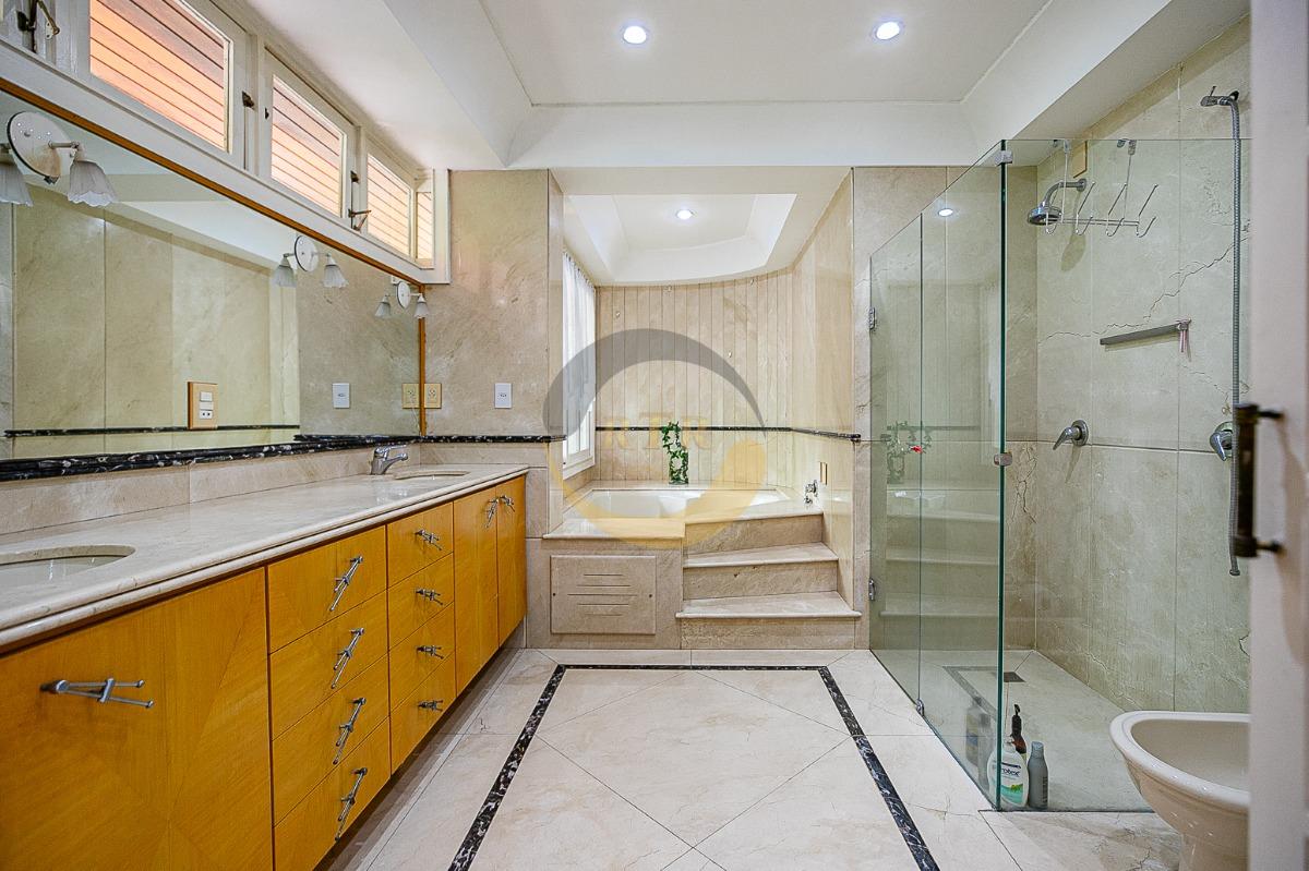 Casa, Jardim Cordeiro, 1.023 M&sup2;, 4 Su&iacute;tes, 8 Vagas, Piscina Aquecida, Muita Sofistica&ccedil;&atilde;o  São Paulo - 
