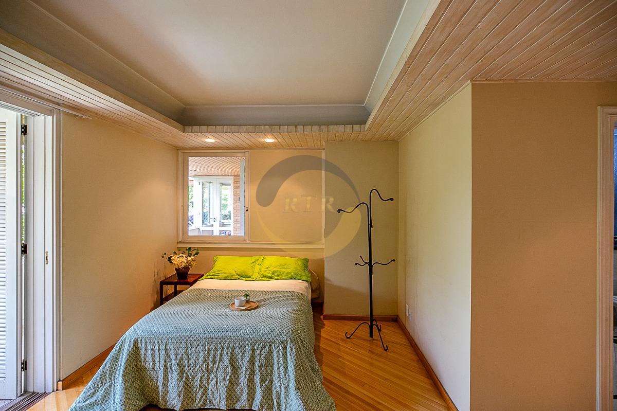 Casa, Jardim Cordeiro, 1.023 M&sup2;, 4 Su&iacute;tes, 8 Vagas, Piscina Aquecida, Muita Sofistica&ccedil;&atilde;o  São Paulo - 