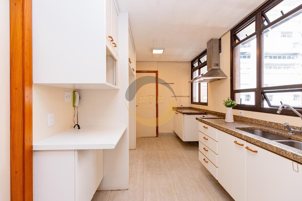 Brooklin, Excelente Oportunidade, Apartamento de Alto Padr&atilde;o, 200 M&sup2;, 2 Su&iacute;tes, 3 Vagas!  São Paulo - 